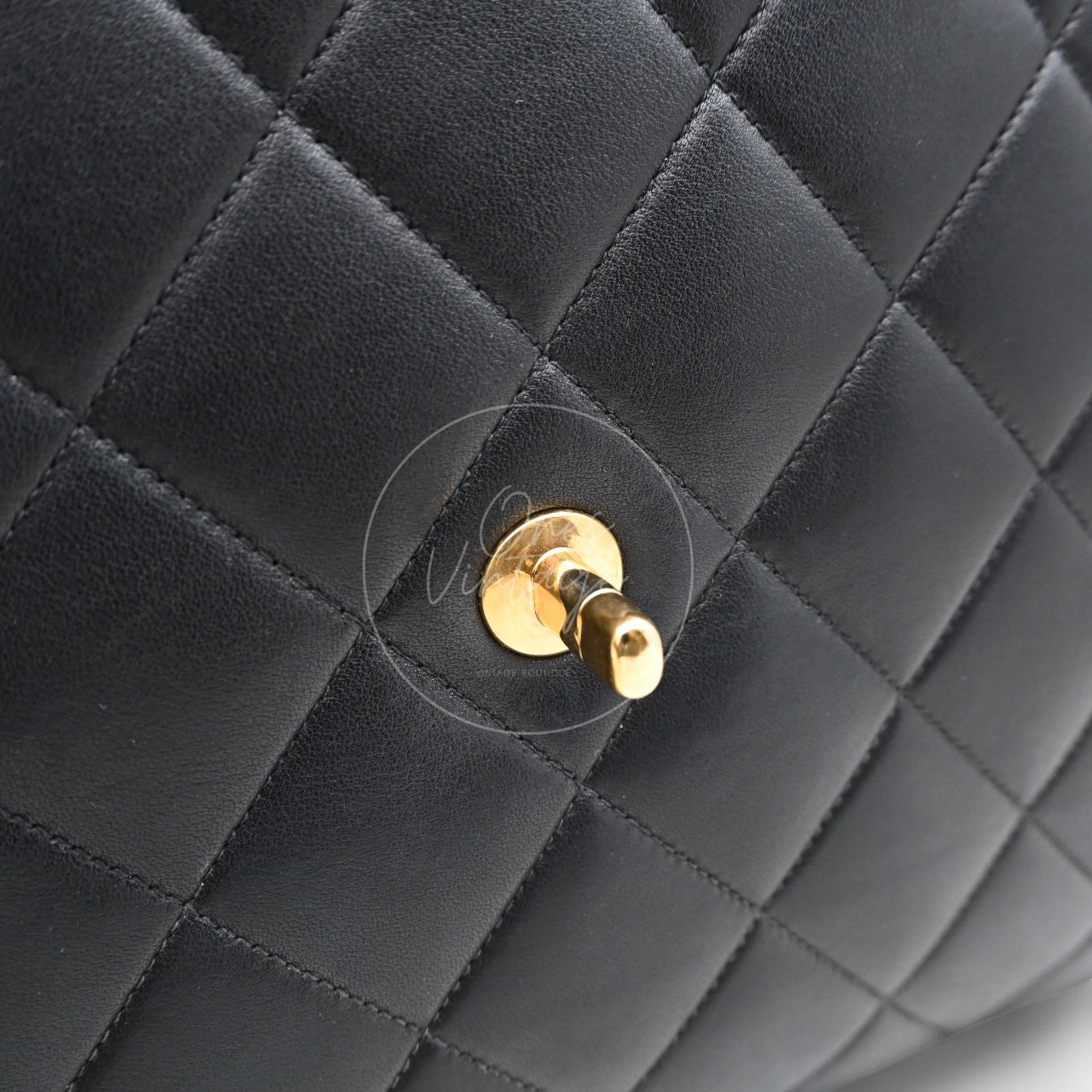 [Pre-owned] Chanel Vintage Maxi CC Black lambskin Straight Flap Bag