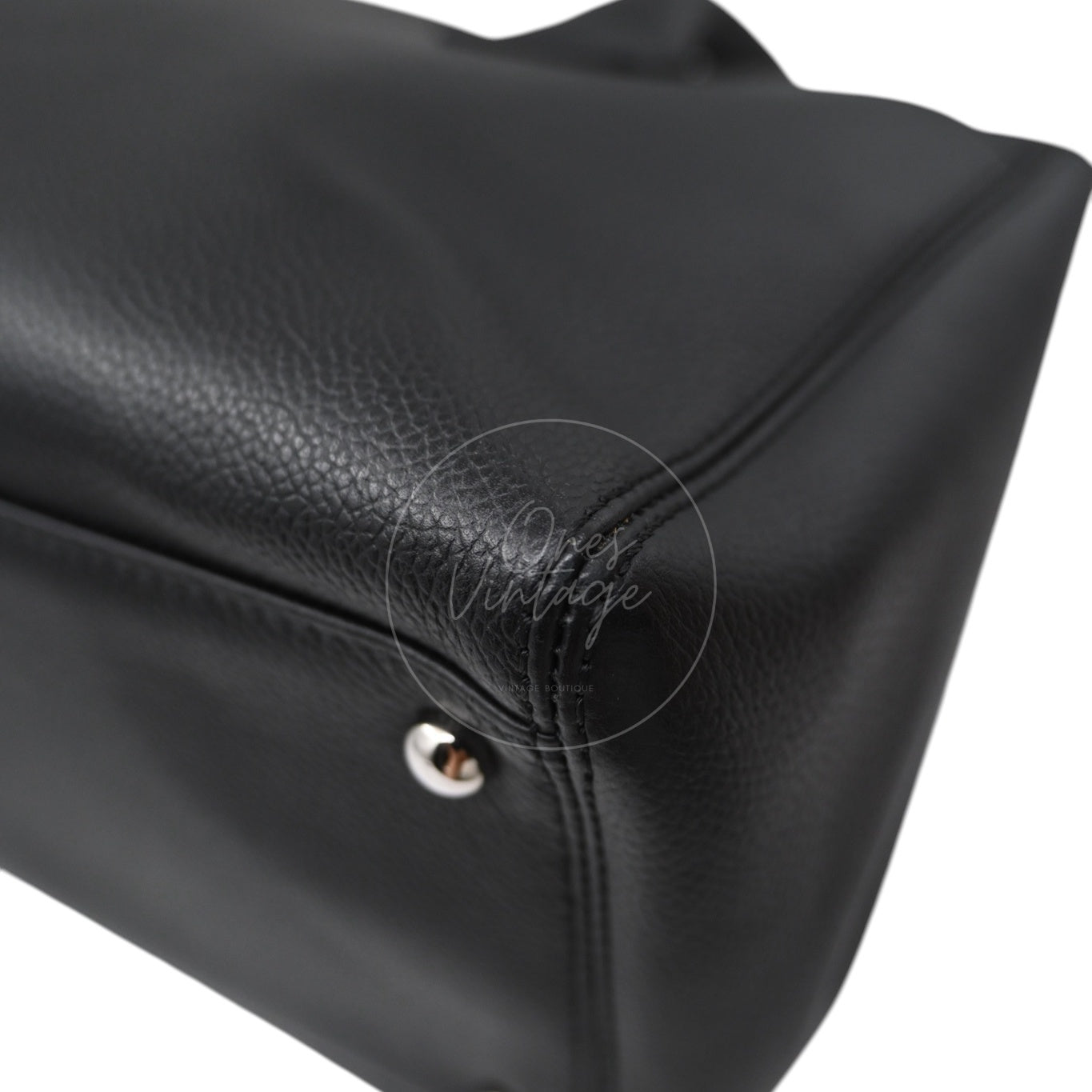 [Pre-Owned] Chanel Cerf Small Black Calfskin Tote Series 18