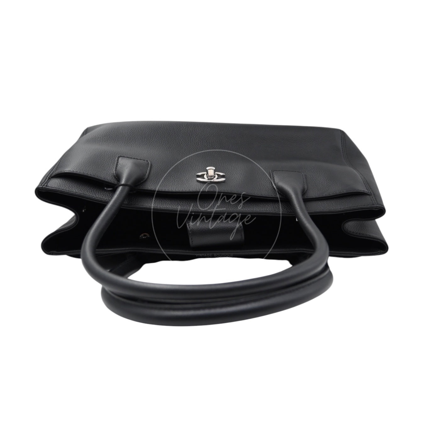 [Pre-Owned] Chanel Cerf Small Black Calfskin Tote Series 18