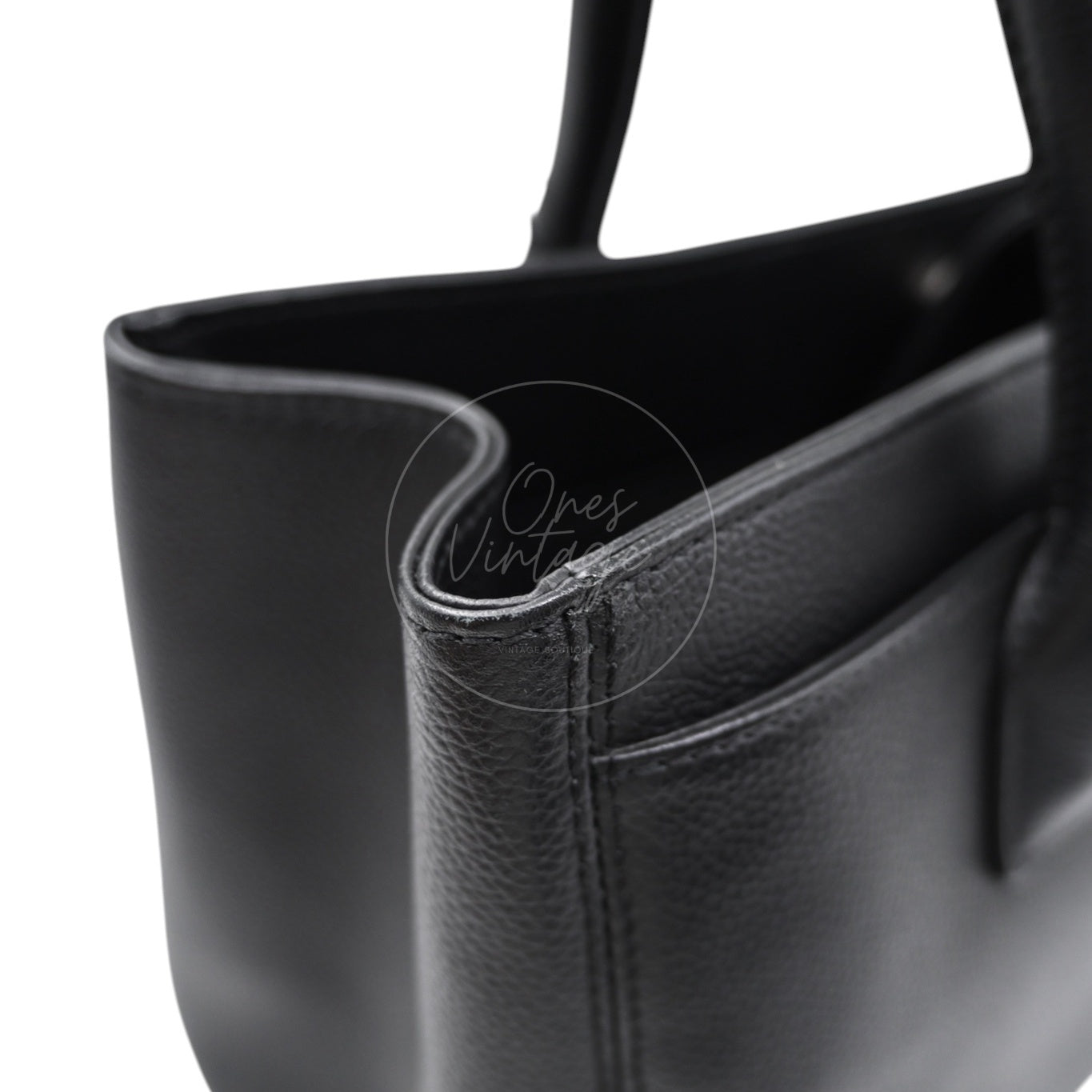 [Pre-Owned] Chanel Cerf Small Black Calfskin Tote Series 18