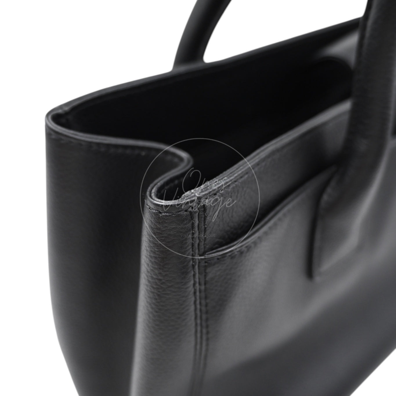 [Pre-Owned] Chanel Cerf Small Black Calfskin Tote Series 18