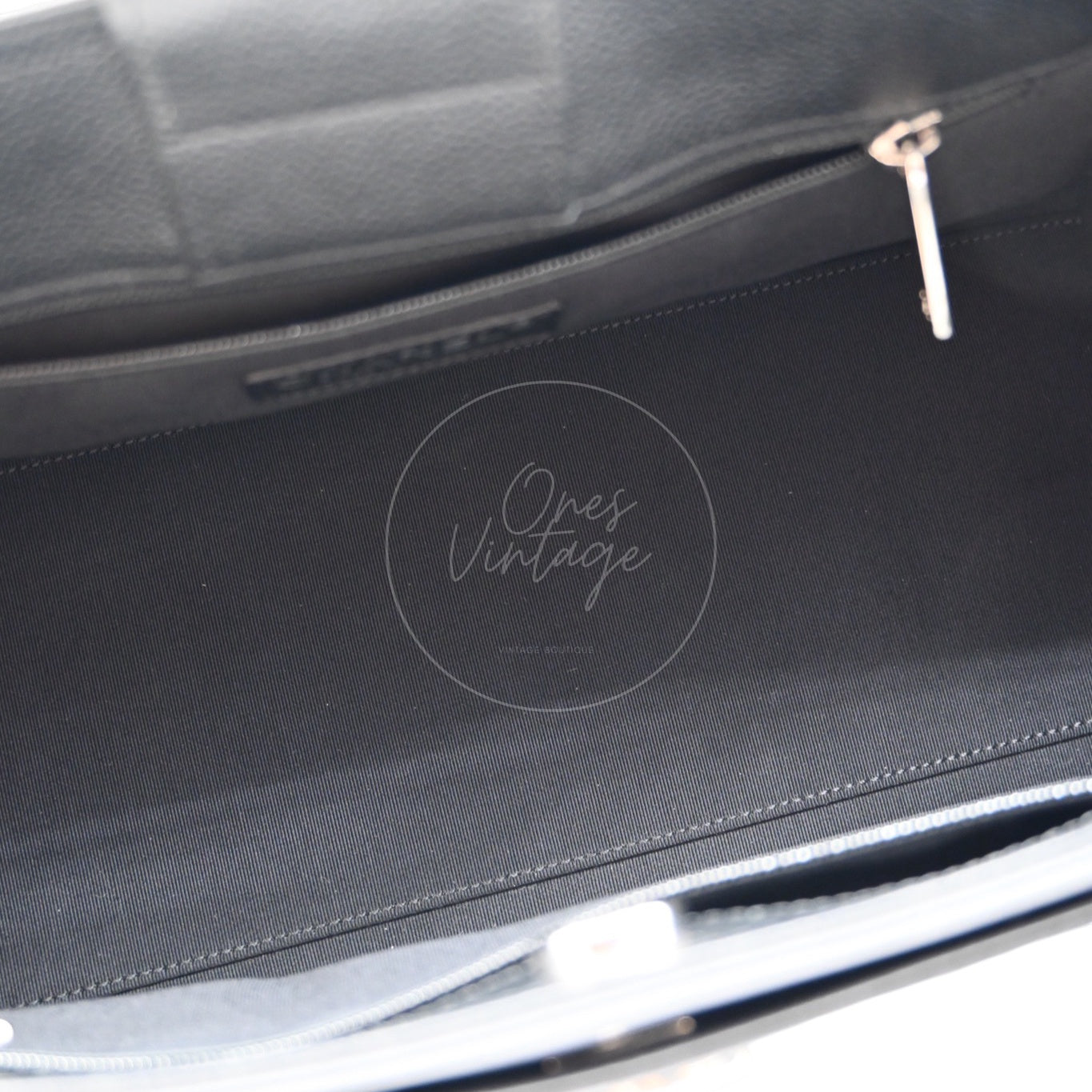 [Pre-Owned] Chanel Cerf Small Black Calfskin Tote Series 18
