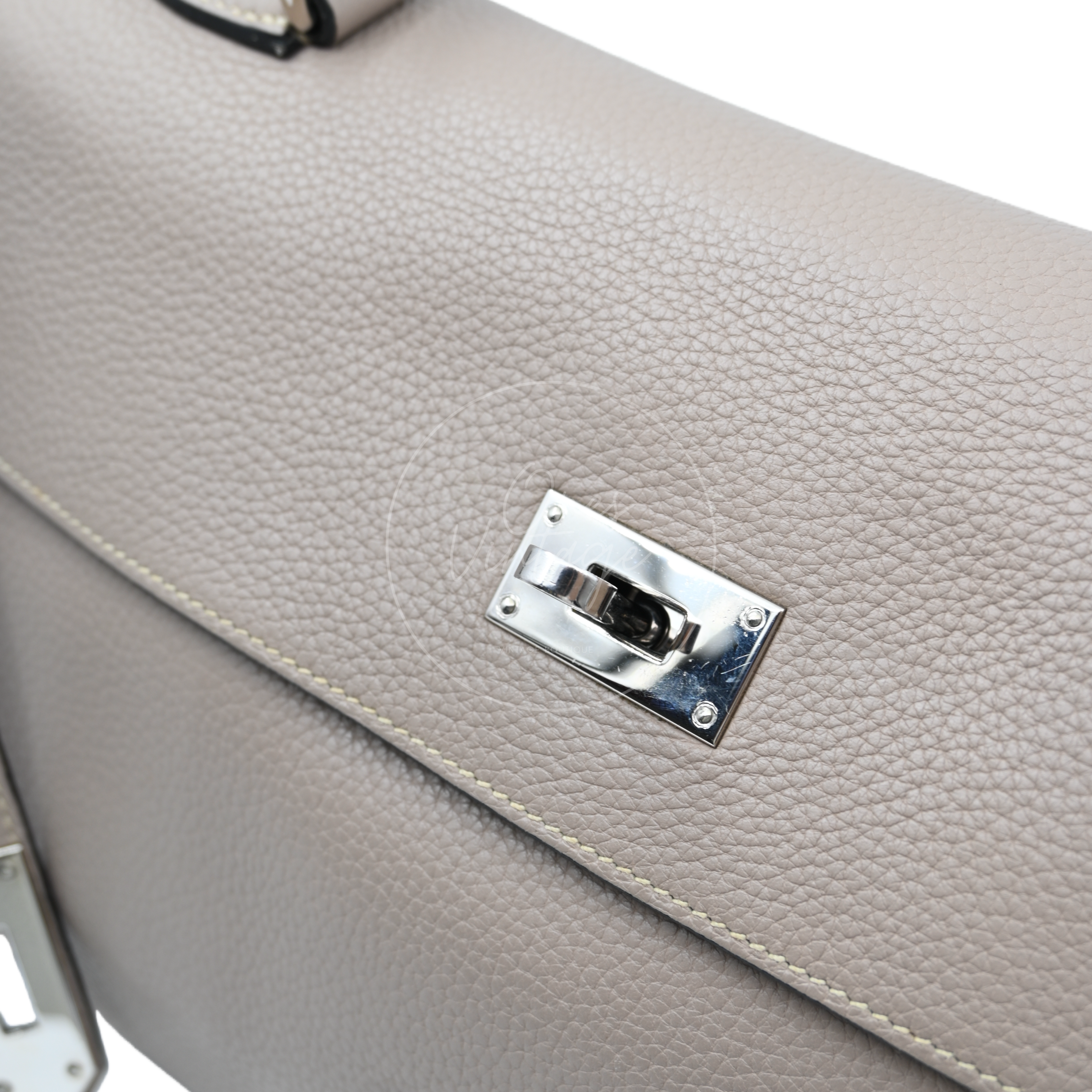 [Pre-owned] Hermes Kelly Shoulder 42 PHW Gris Tourterelle Taurillon Clemence Stamp Square M