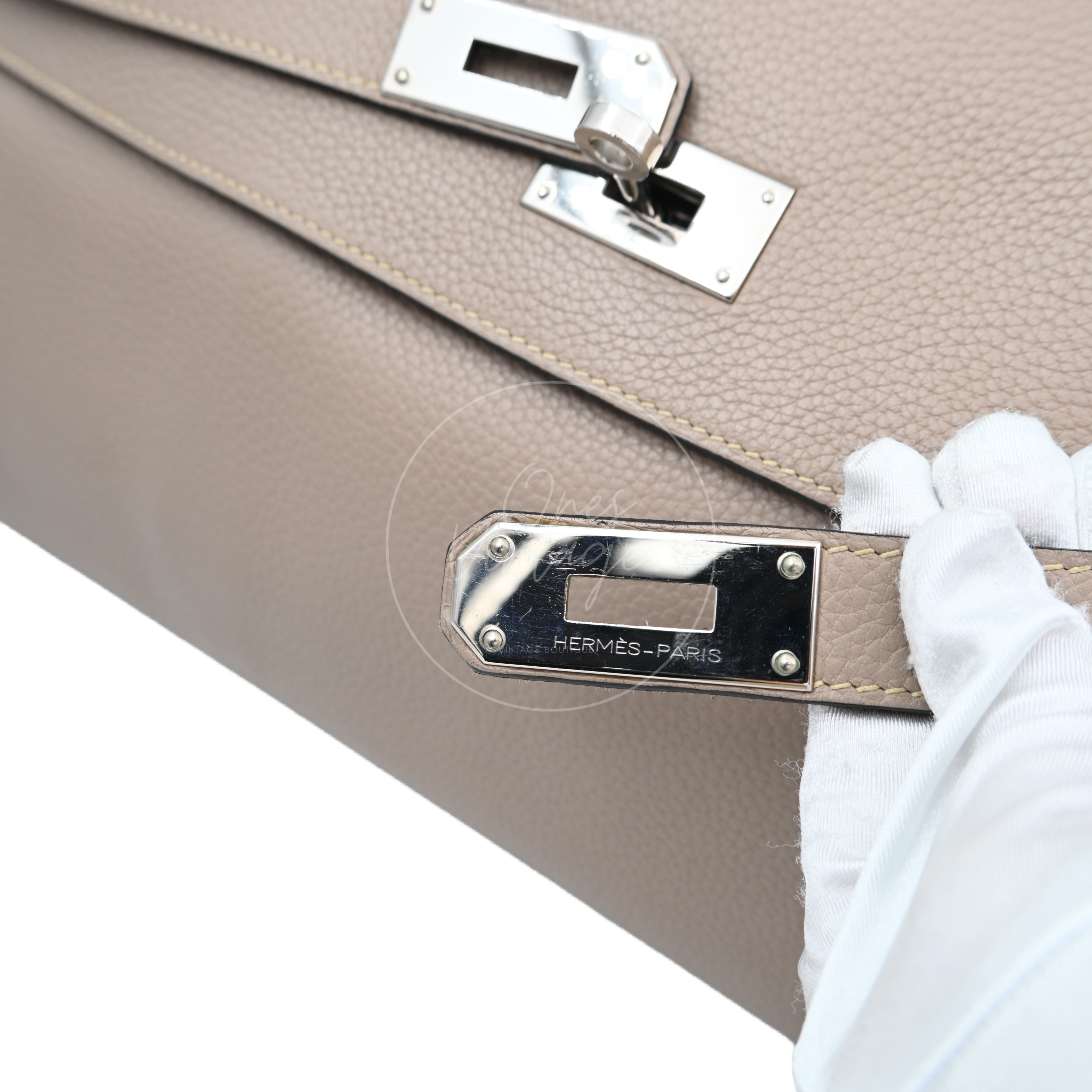 [Pre-owned] Hermes Kelly Shoulder 42 PHW Gris Tourterelle Taurillon Clemence Stamp Square M