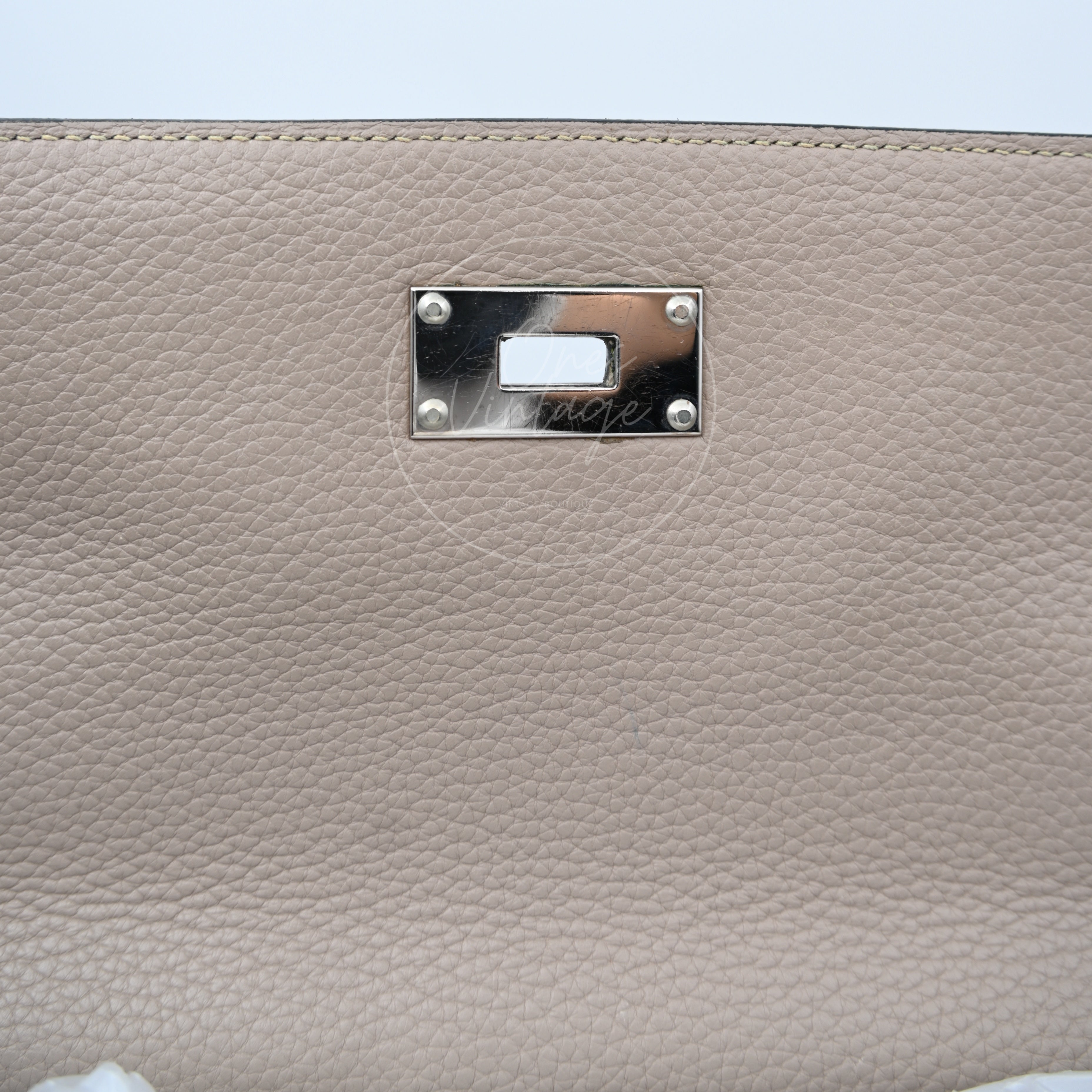 [Pre-owned] Hermes Kelly Shoulder 42 PHW Gris Tourterelle Taurillon Clemence Stamp Square M