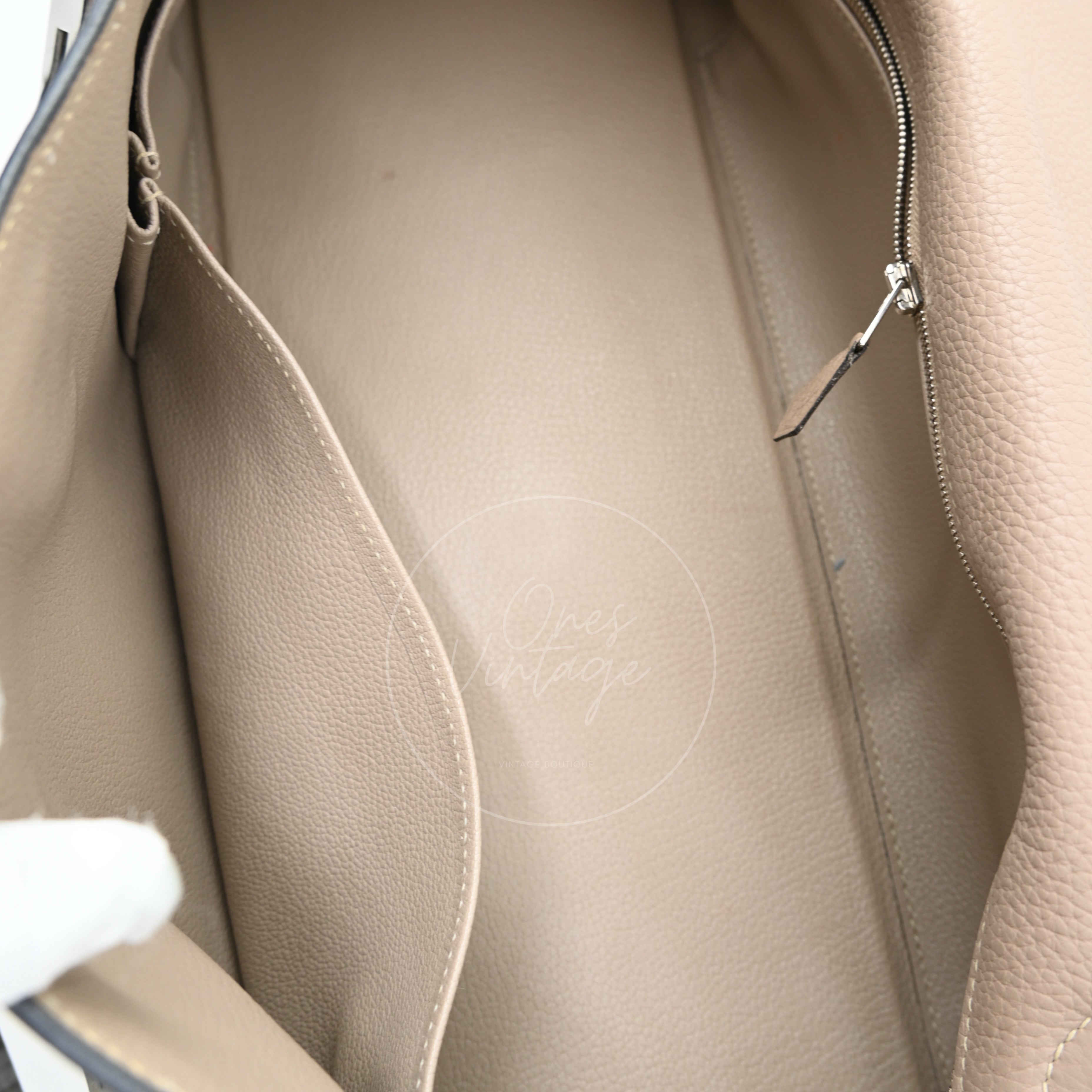 [Pre-owned] Hermes Kelly Shoulder 42 PHW Gris Tourterelle Taurillon Clemence Stamp Square M