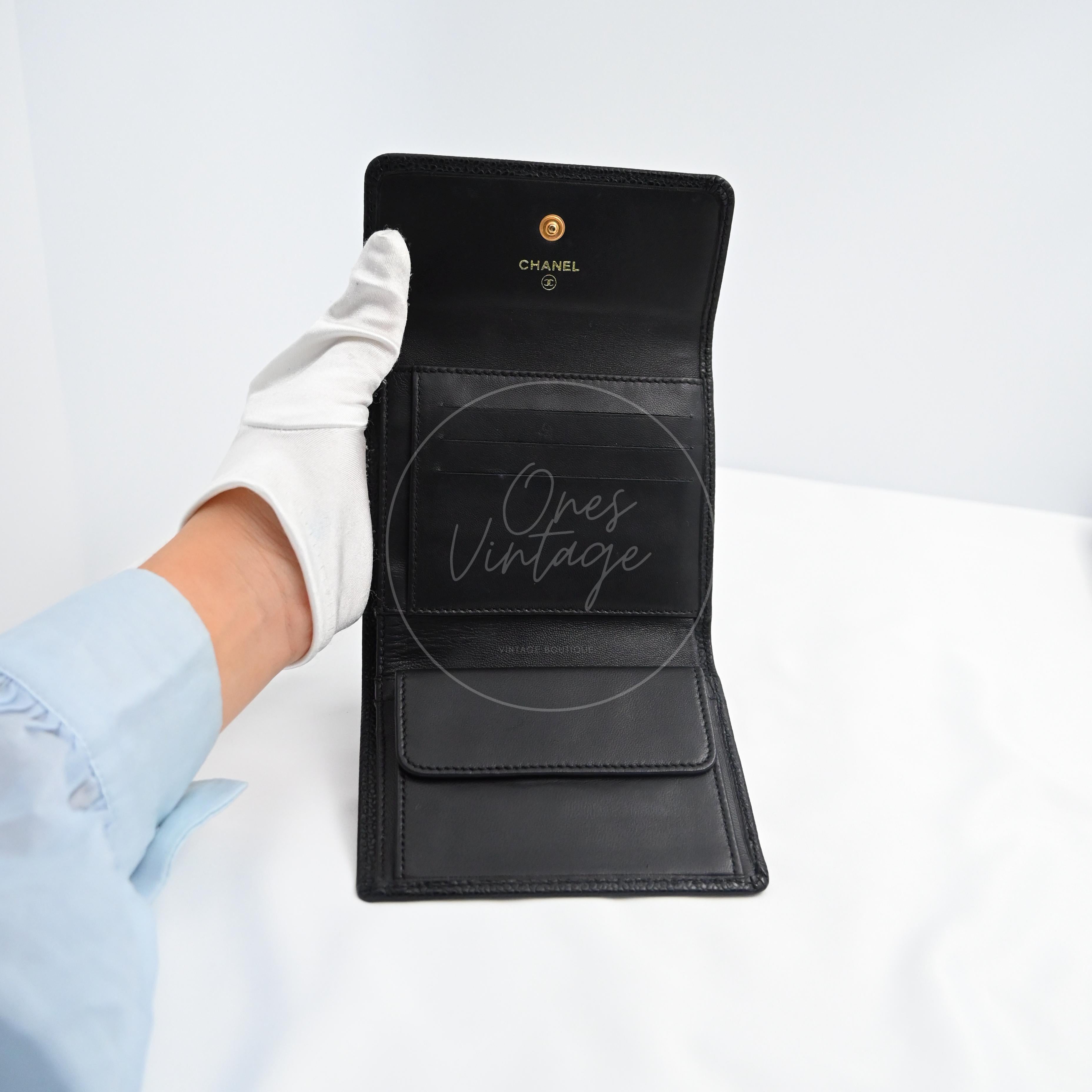 [Pre-owned] Chanel Black Caviar CC Mark Trio Fold Wallet