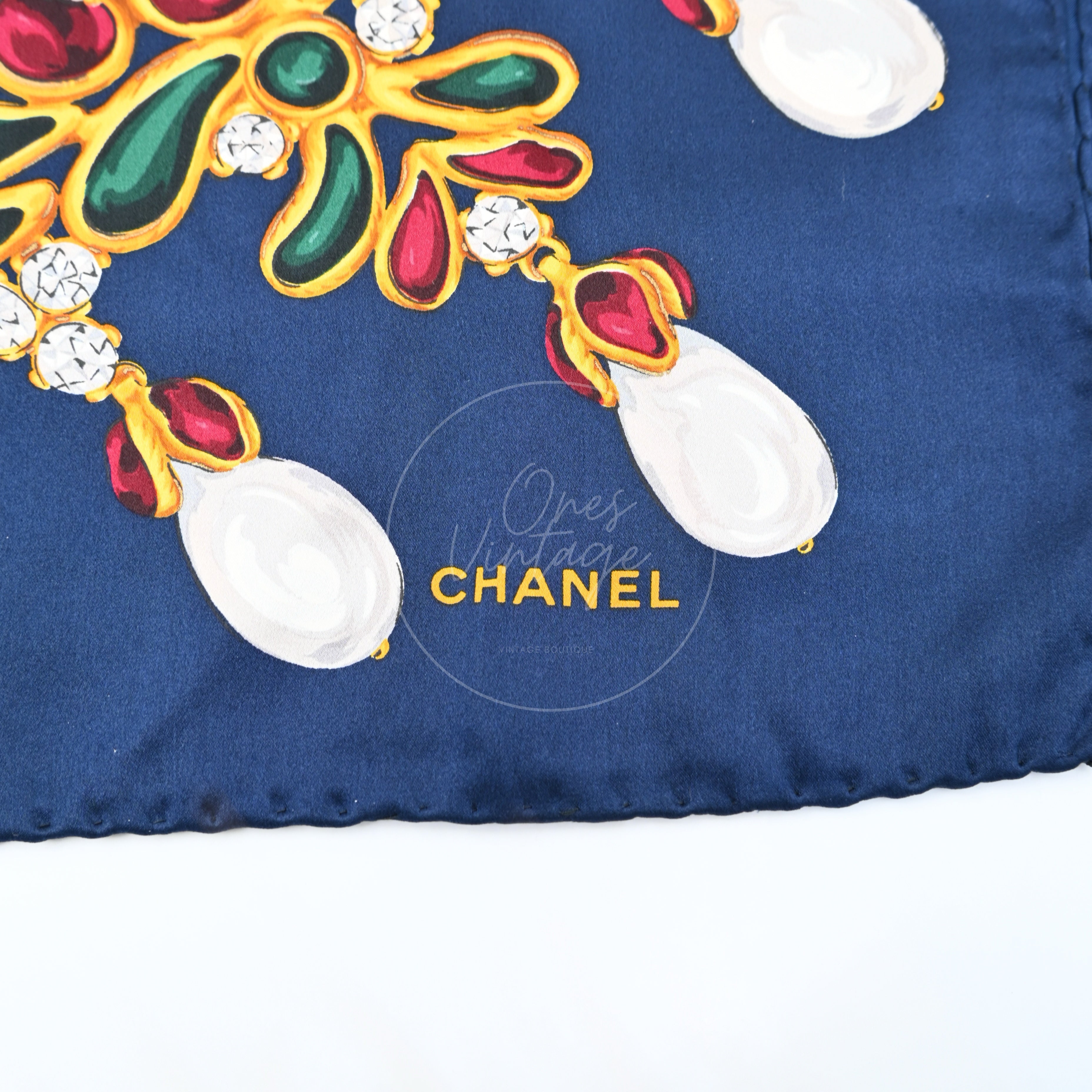 [Pre-owned] Chanel Jeweled Brooches Navy Square Scarf