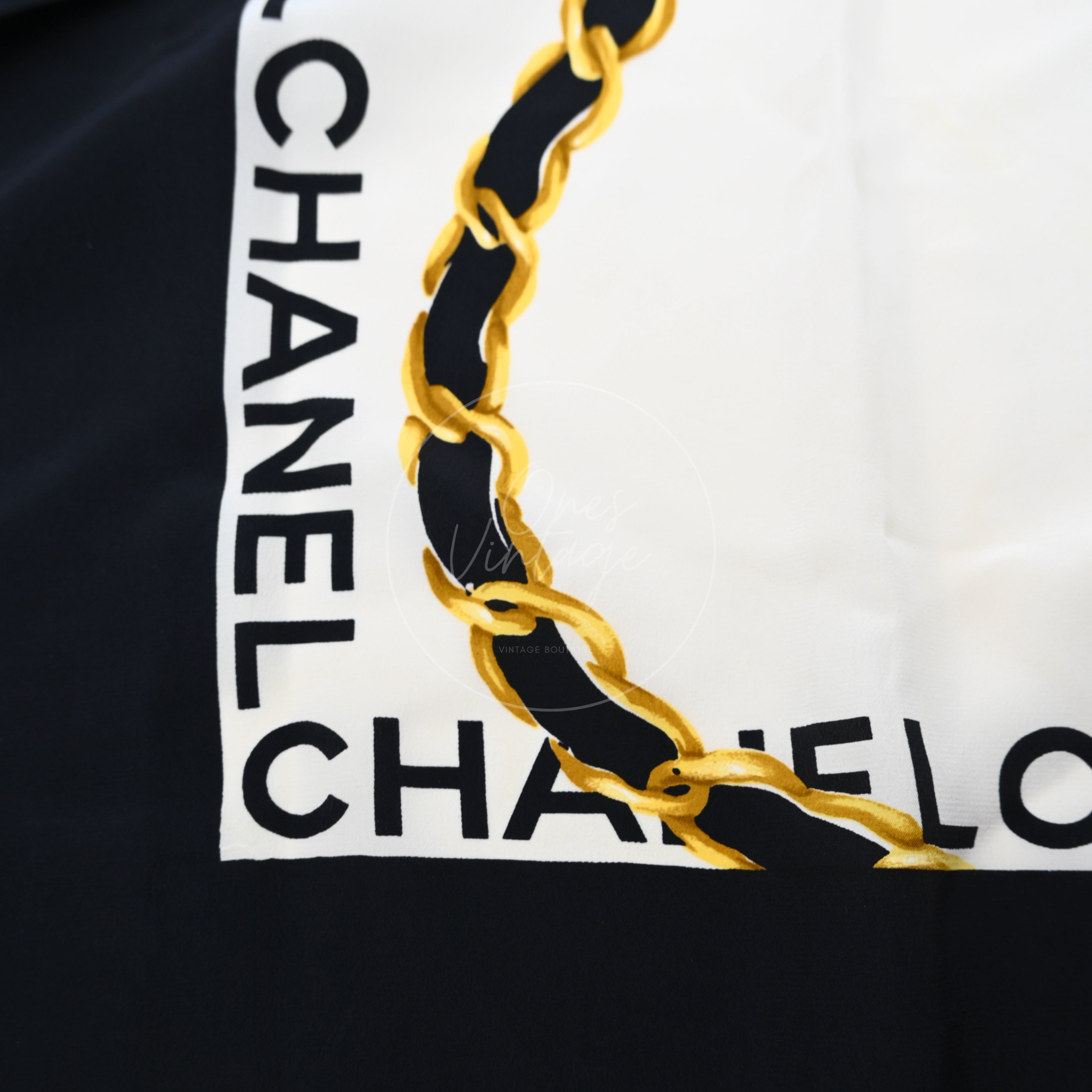 [Pre-owned] Chanel Silk CC Square Scarf