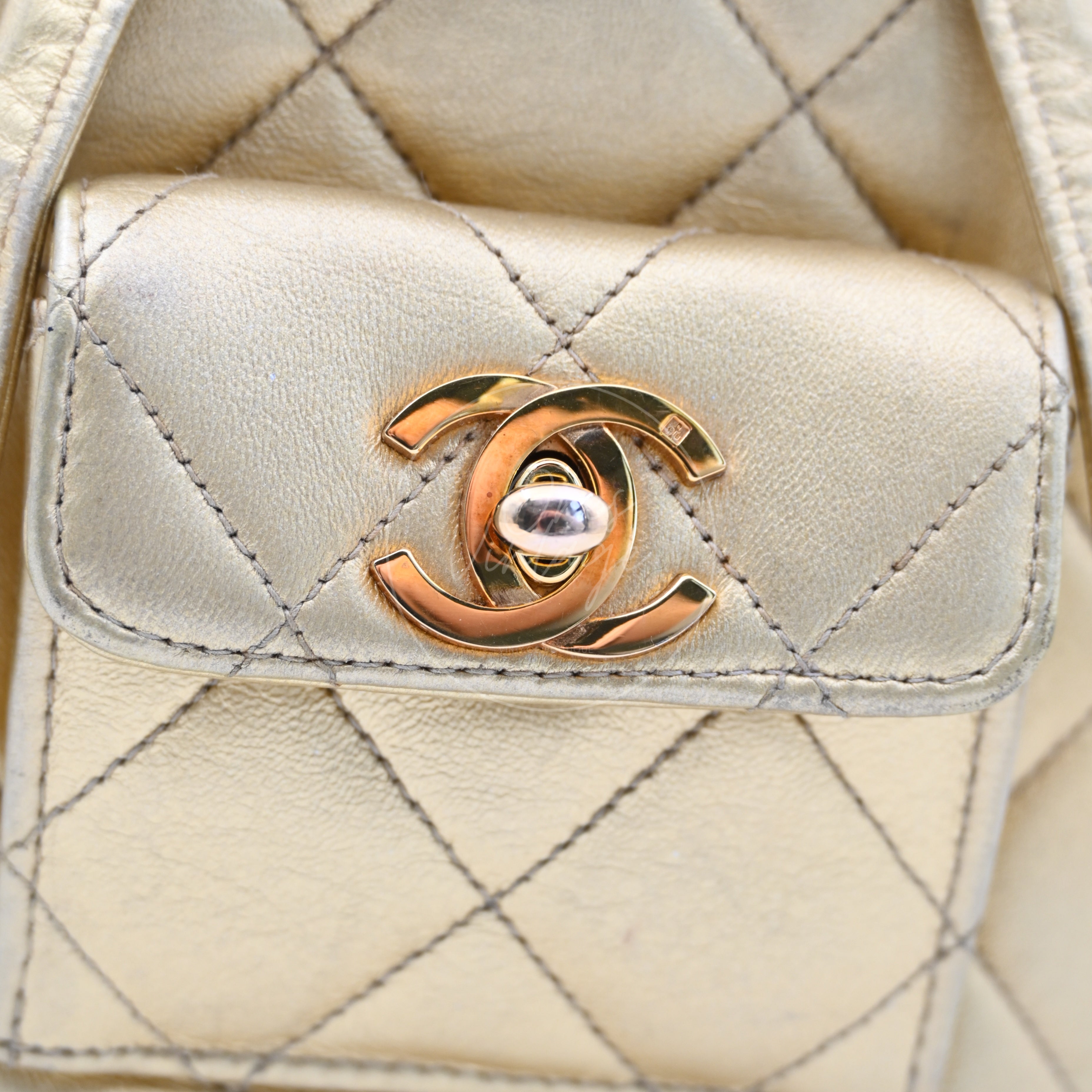 ［Pre-owned] Chanel Mini Duma in Gold Series 3