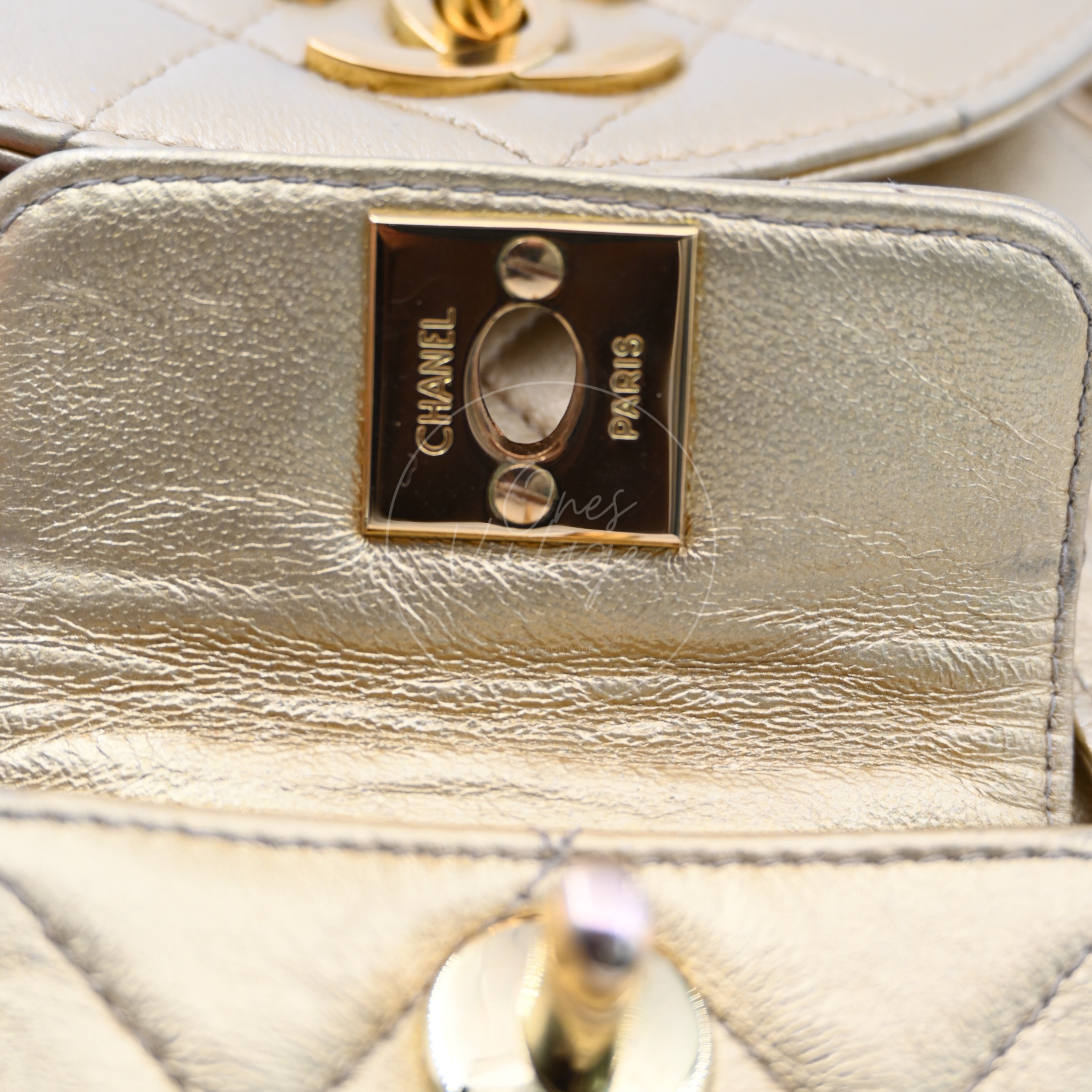 ［Pre-owned] Chanel Mini Duma in Gold Series 3