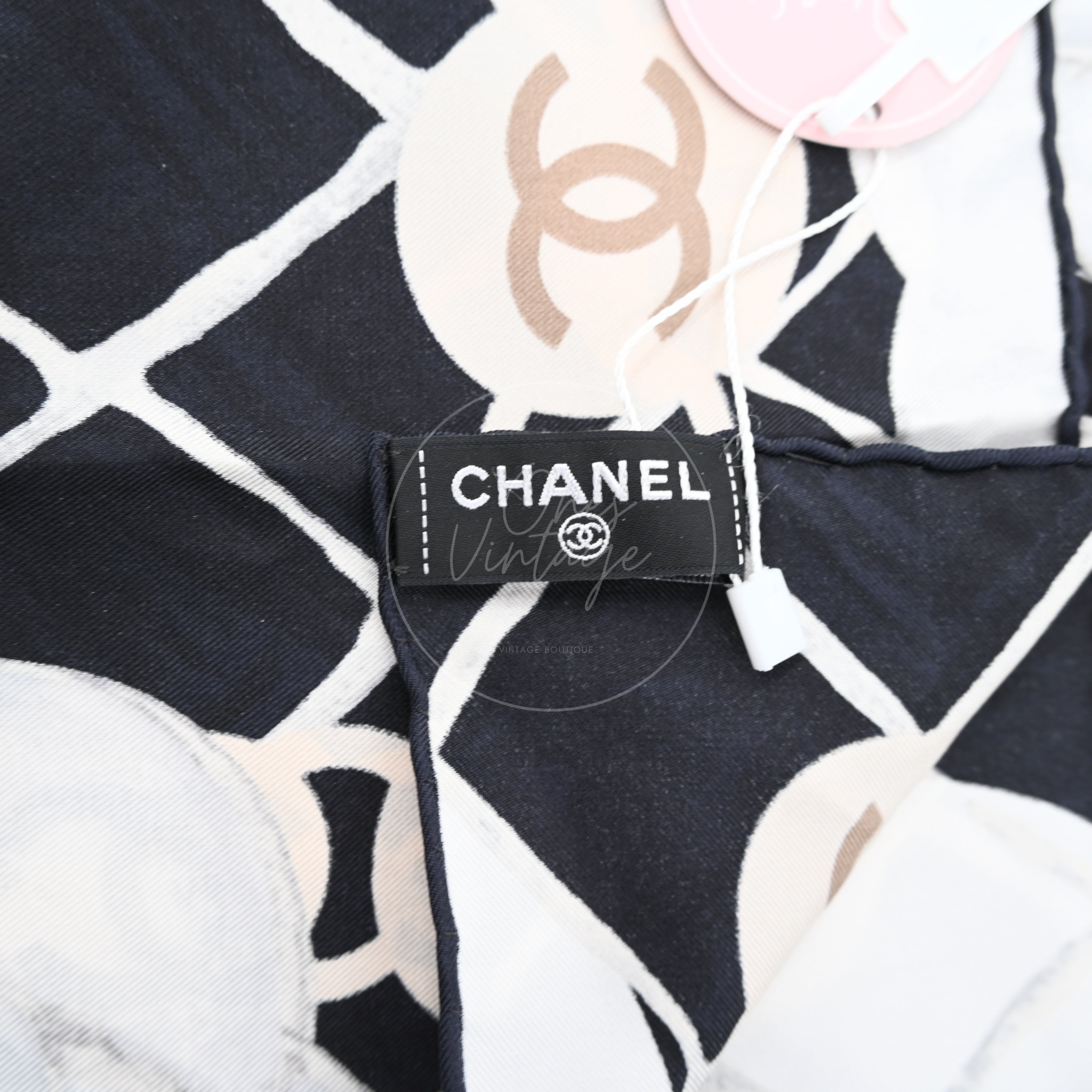 [Pre-owned] Chanel Black Checkered With White Camellia Pattern Square Scarf