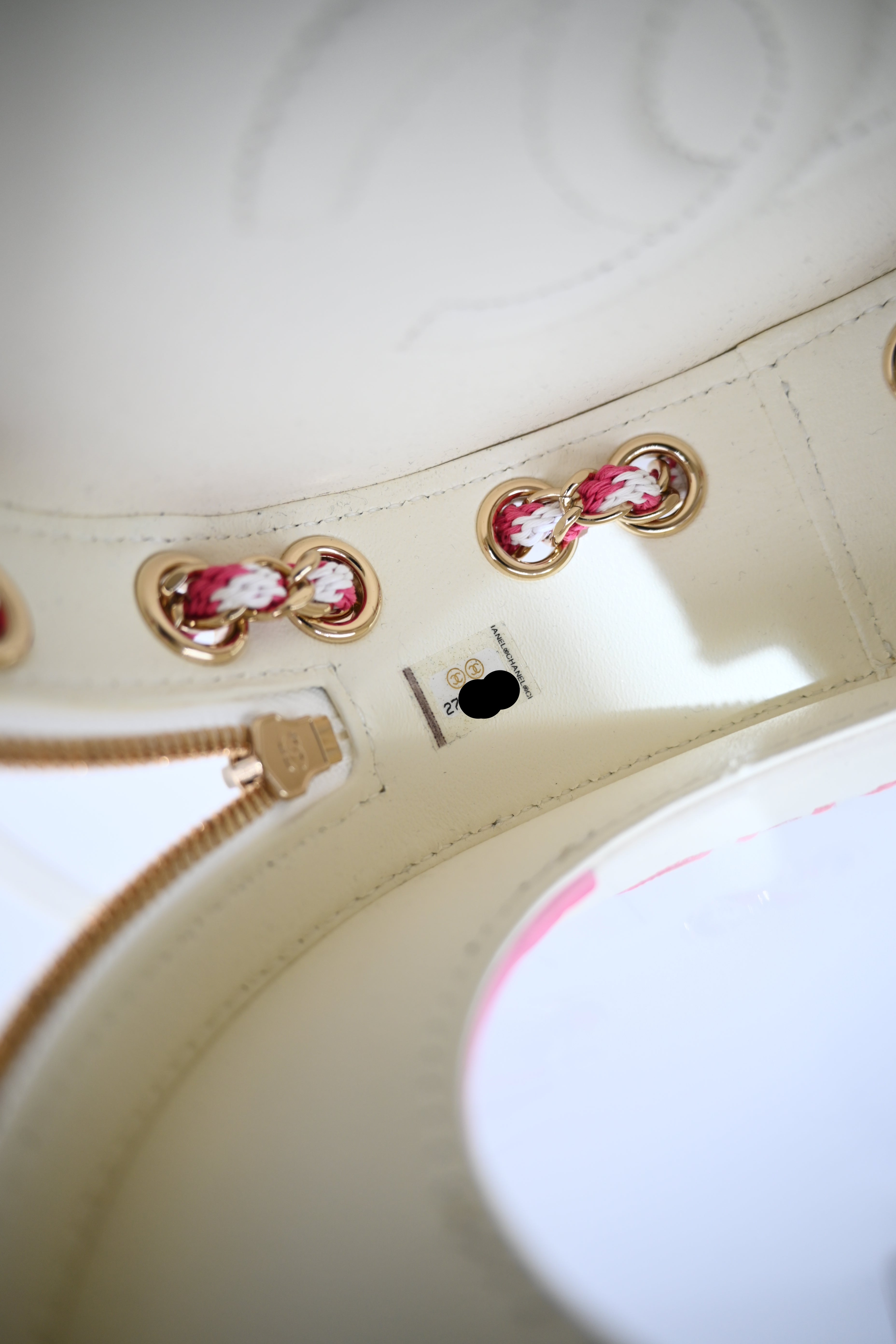 [Pre-owned] Chanel Pink & White Lambskin La Pausa Lifesaver Bag