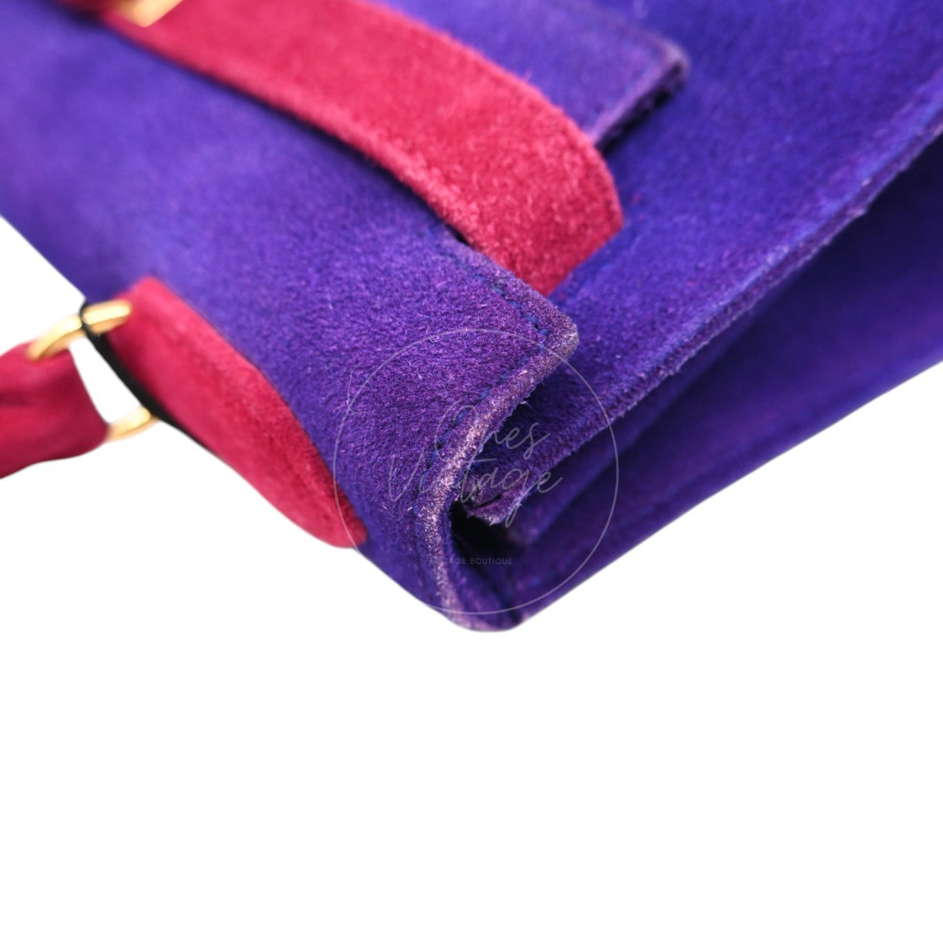 Hermès Kelly 28 Sellier in violet and pink Doblis suede with gold-tone hardware, front left upper corner and pink leather tab