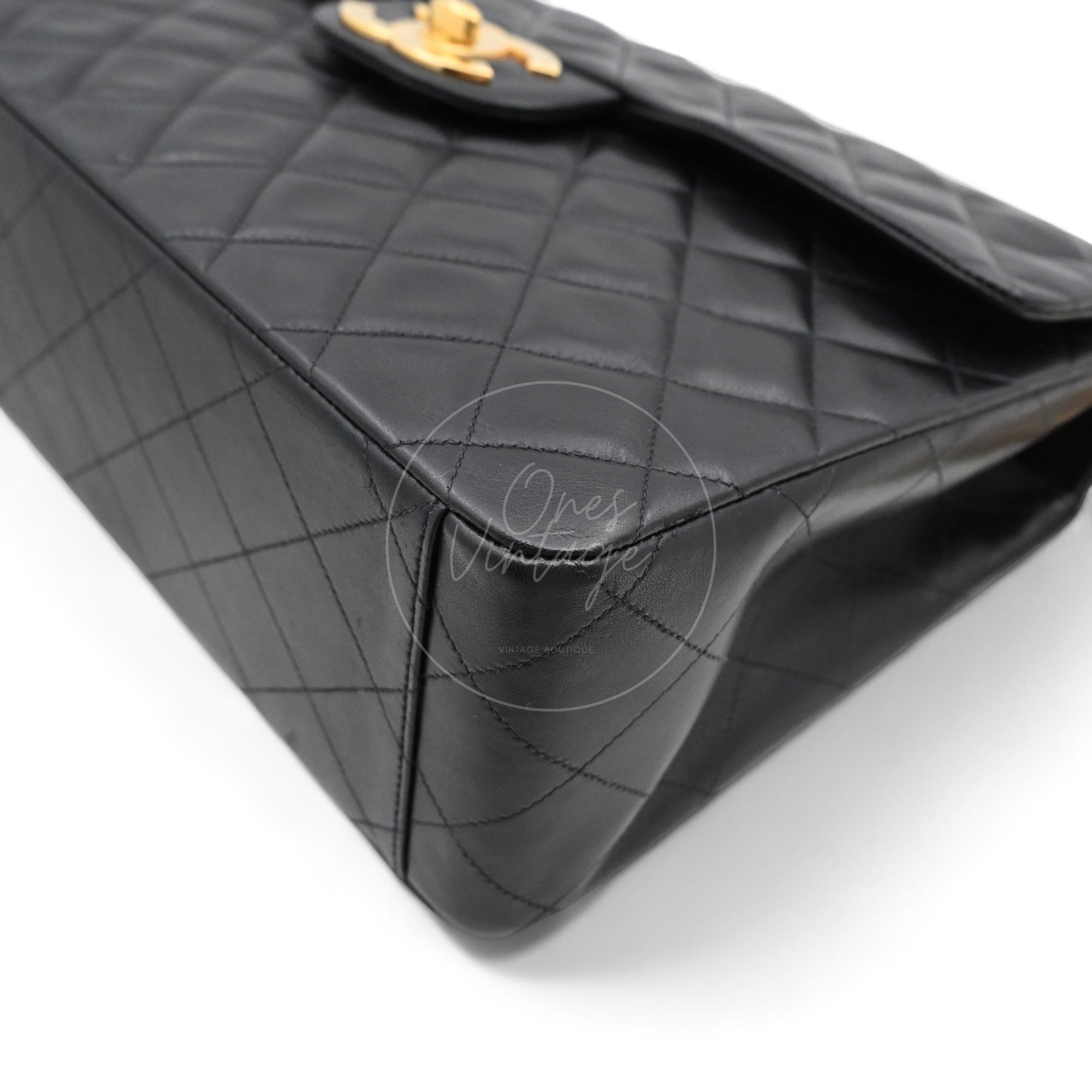 [Pre-owned] Chanel Maxi Flap Bag