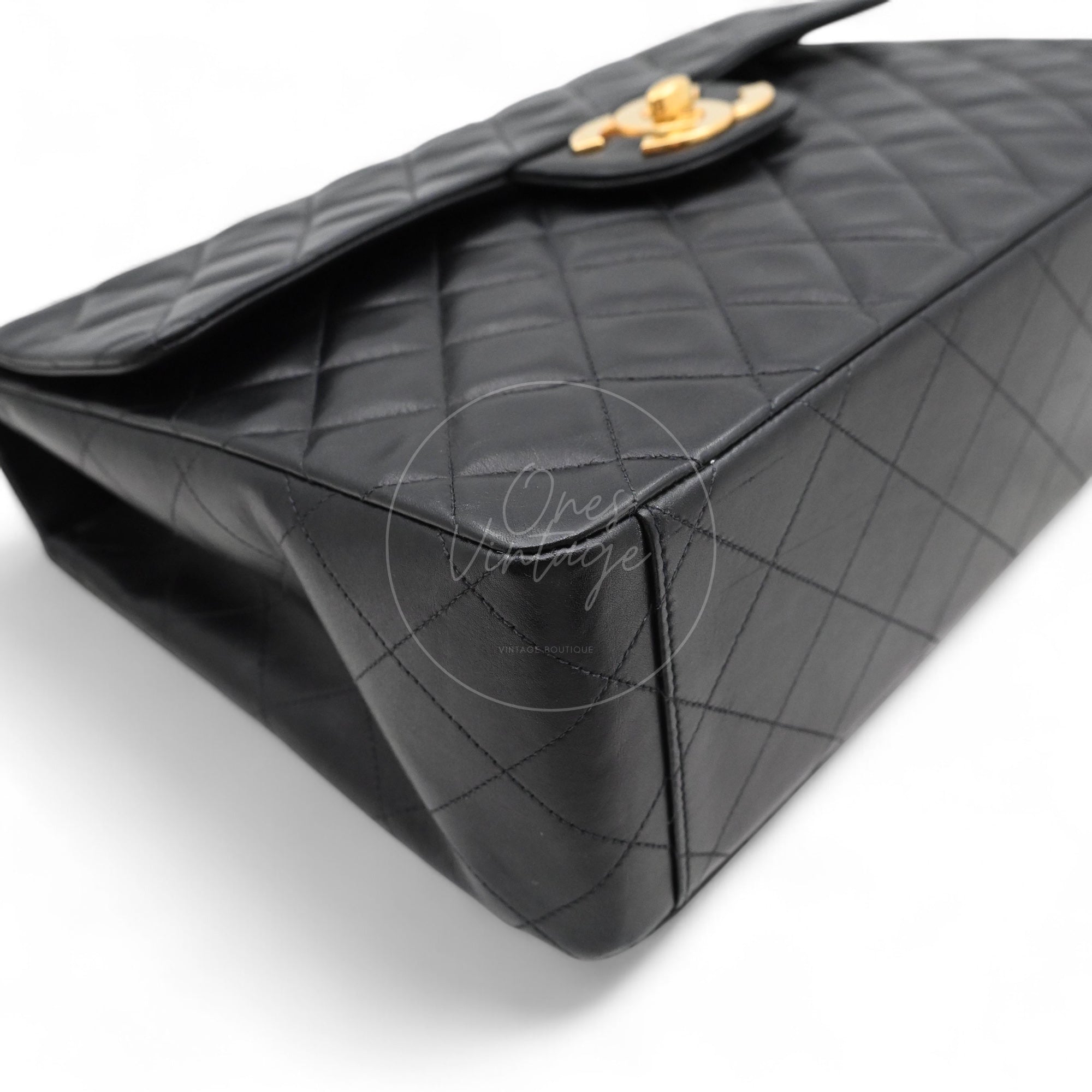 [Pre-owned] Chanel Maxi Flap Bag