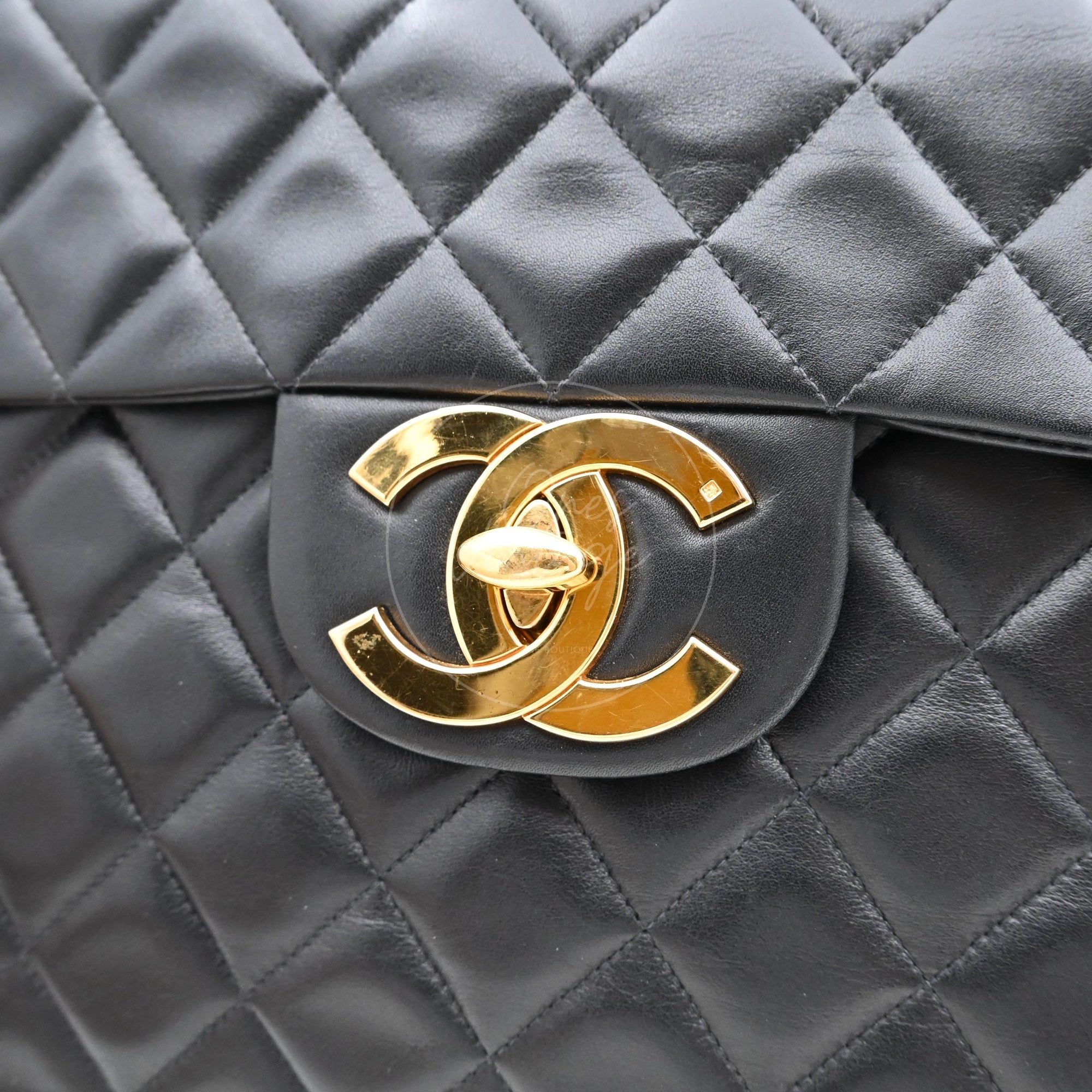 [Pre-owned] Chanel Maxi Flap Bag