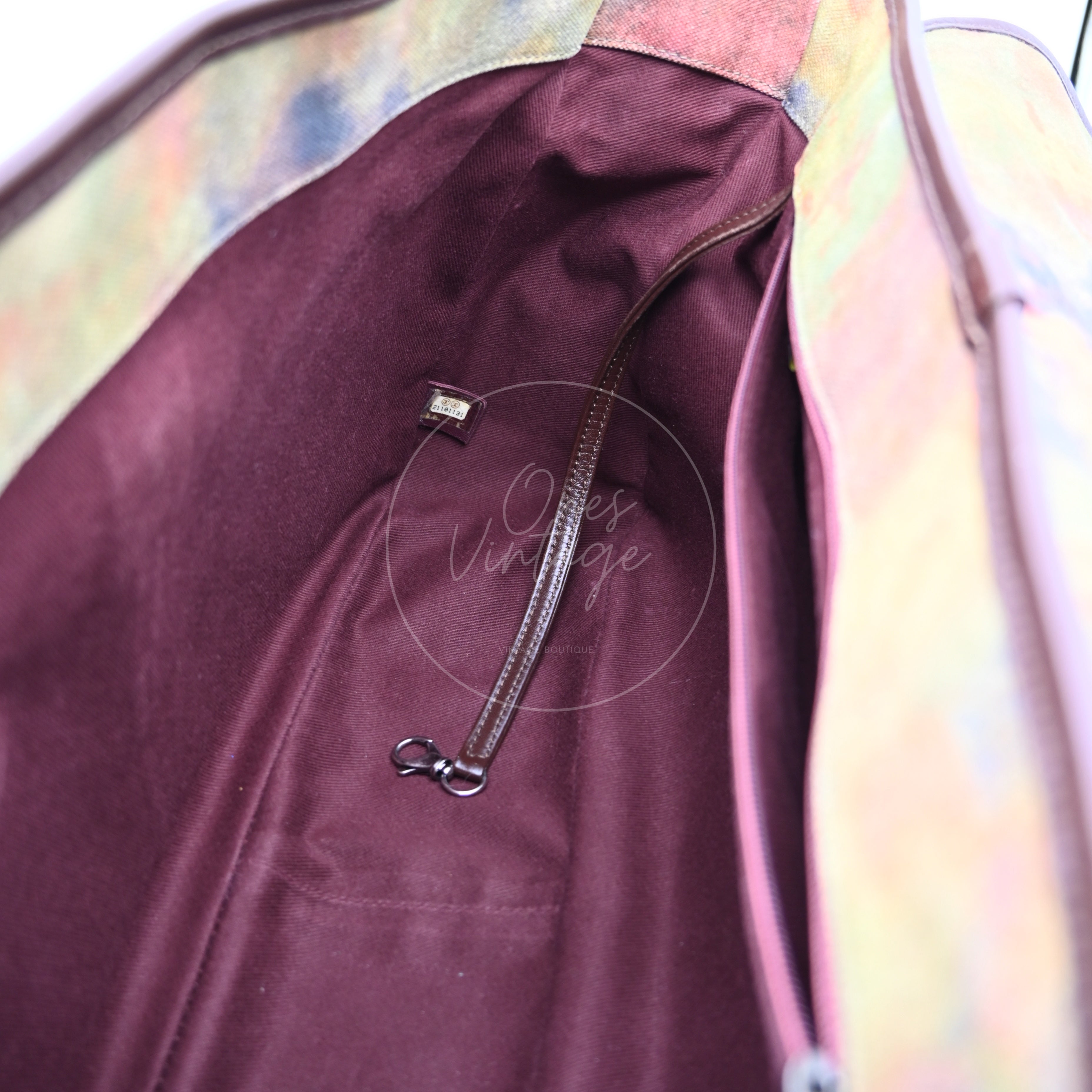 [Per-Owned] Chanel Graffiti On The Pavement Messenger Bag