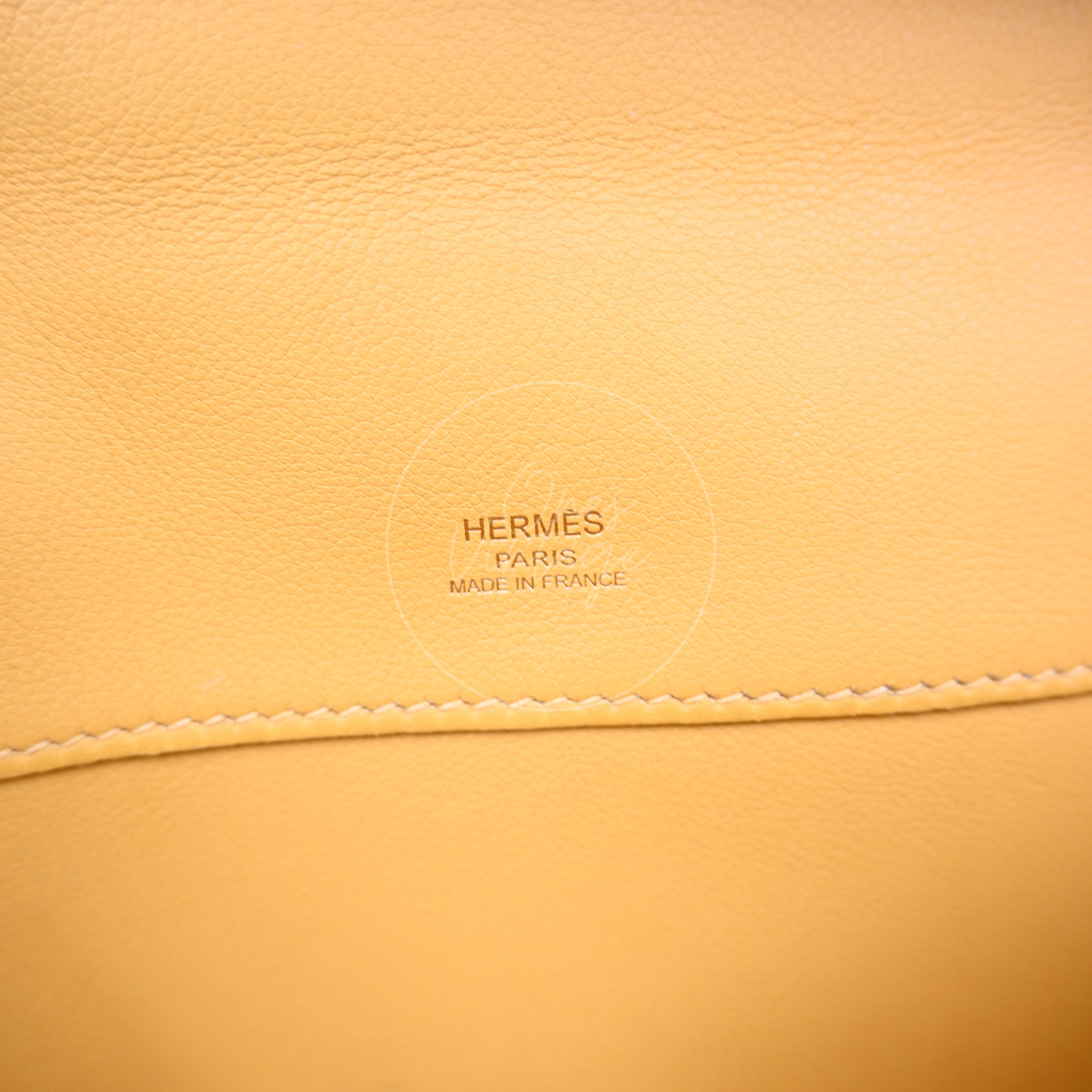 [Pre-owned] Hermes Kelly Cut Yellow Swift GHW Stamp Square O Handbag
