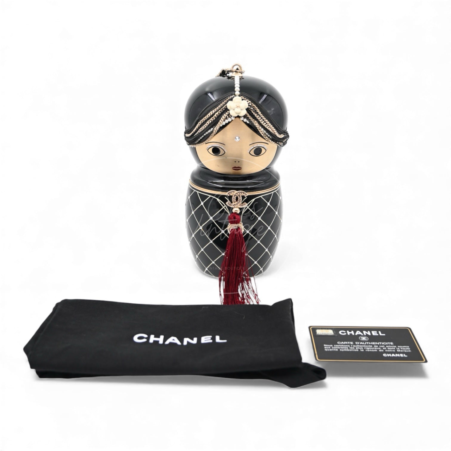 [Pre-owned] Chanel Paris-Bombay Matryoshka Doll Black Gold Clutch Series 24 bag