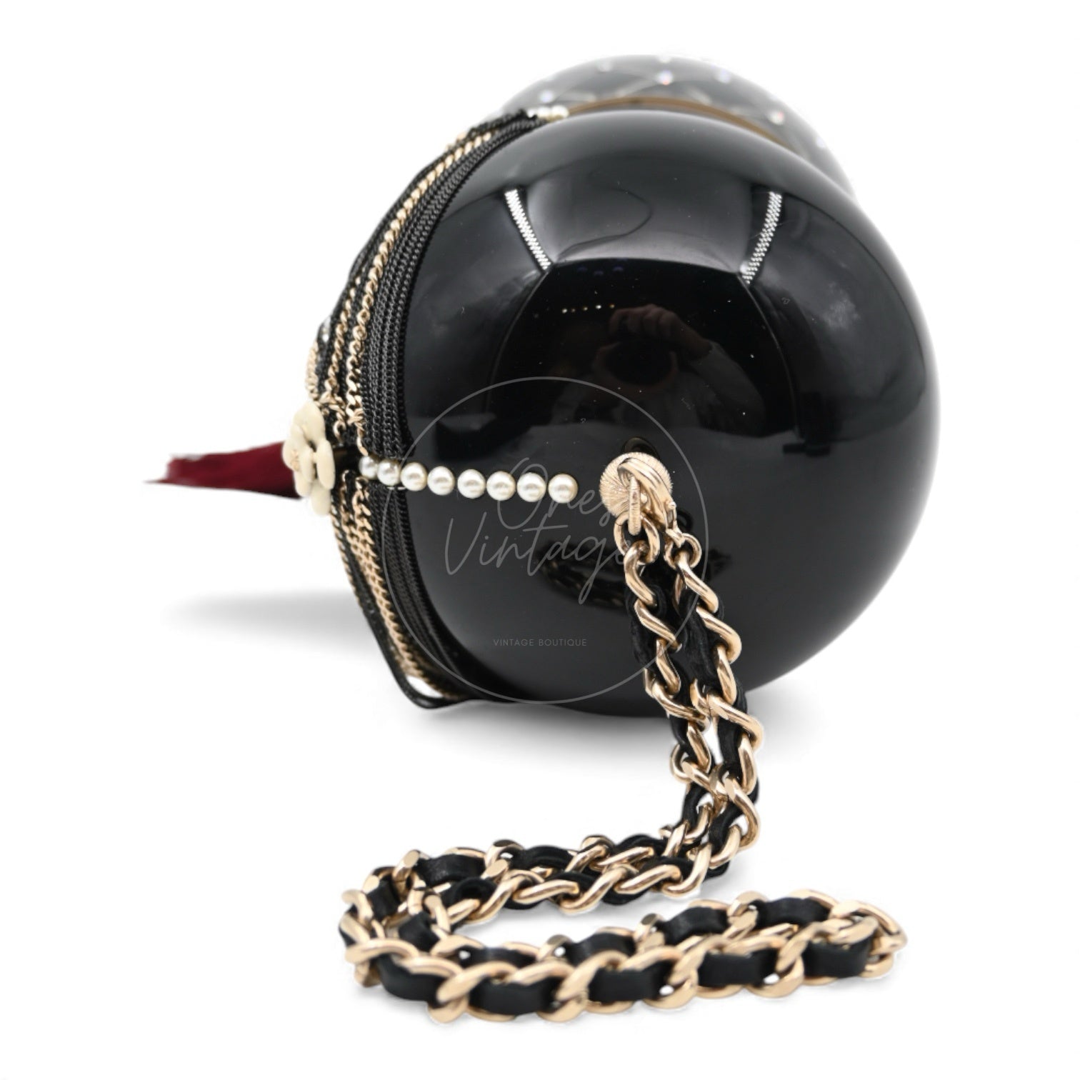 [Pre-owned] Chanel Paris-Bombay Matryoshka Doll Black Gold Clutch Series 24 bag