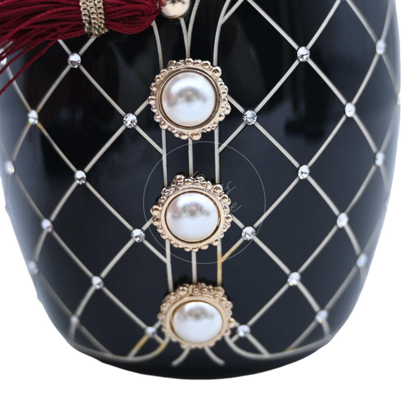 [Pre-owned] Chanel Paris-Bombay Matryoshka Doll Black Gold Clutch Series 24 bag