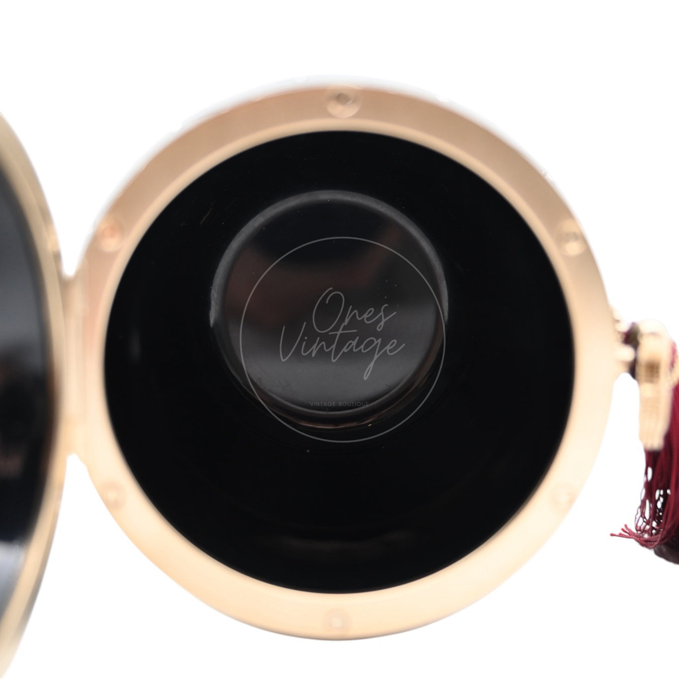 [Pre-owned] Chanel Paris-Bombay Matryoshka Doll Black Gold Clutch Series 24 bag