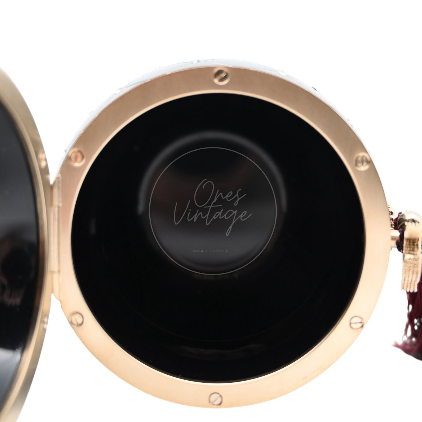 [Pre-owned] Chanel Paris-Bombay Matryoshka Doll Black Gold Clutch Series 24 bag