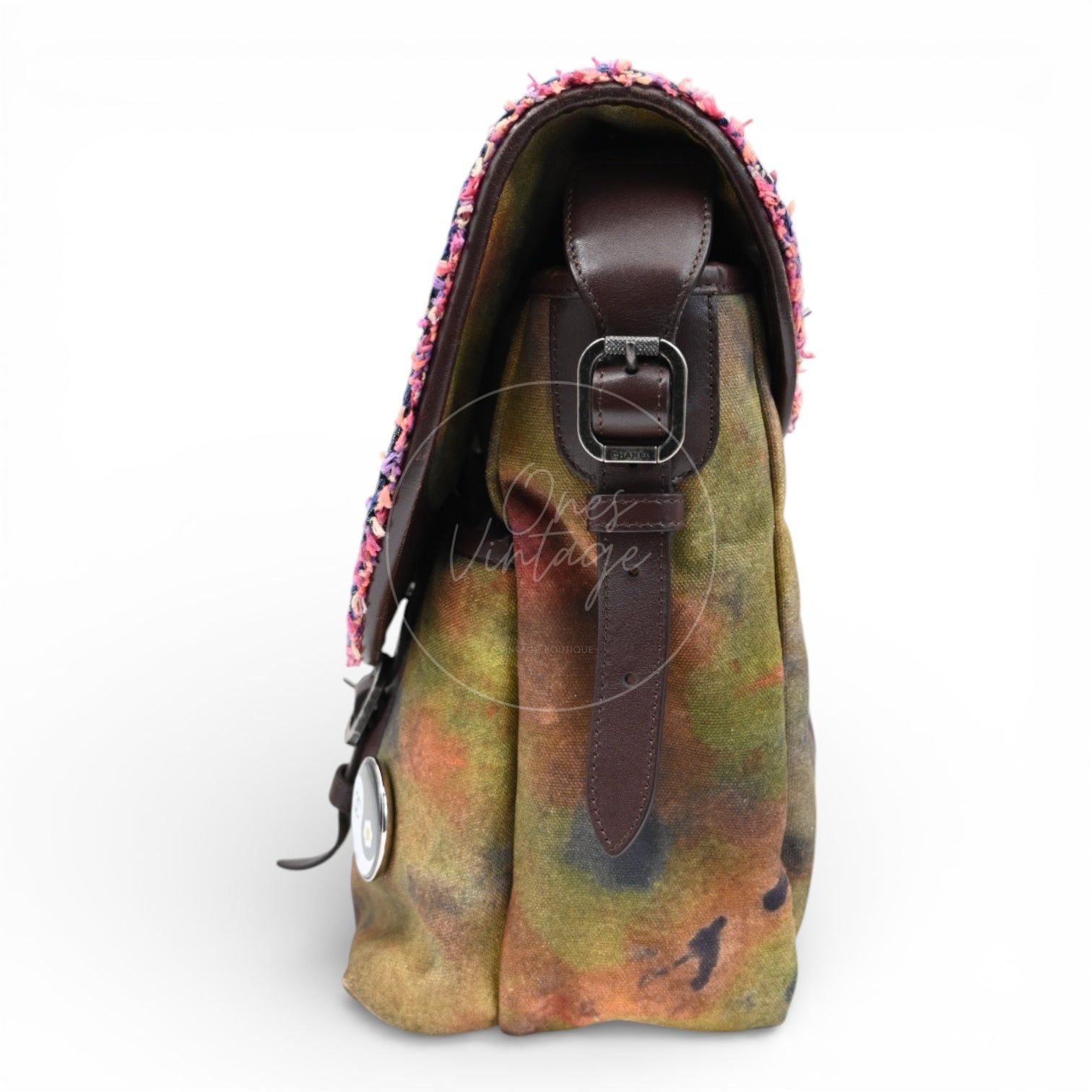 [Pre-owned] Chanel On the Pavements Graffiti Washed Toile Large Multicolor Messenger Bag