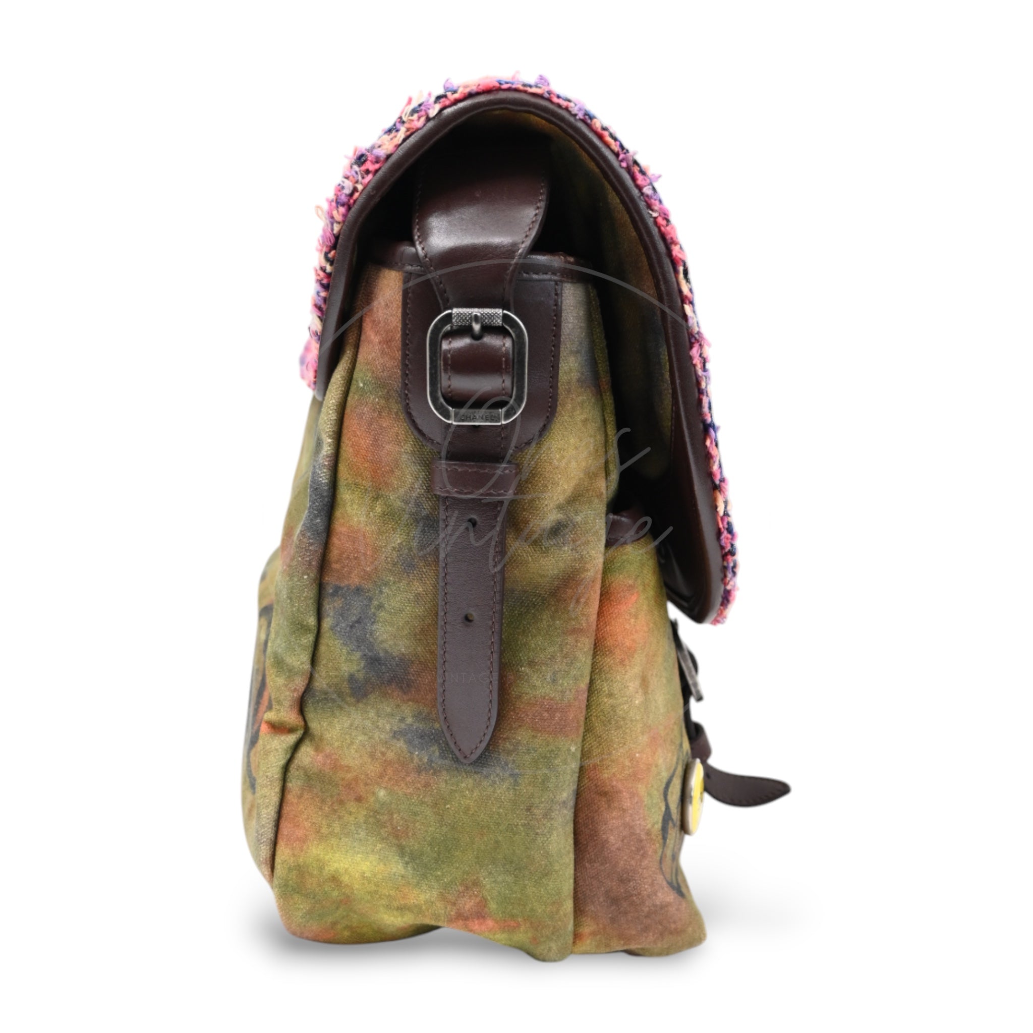 [Pre-owned] Chanel On the Pavements Graffiti Washed Toile Large Multicolor Messenger Bag