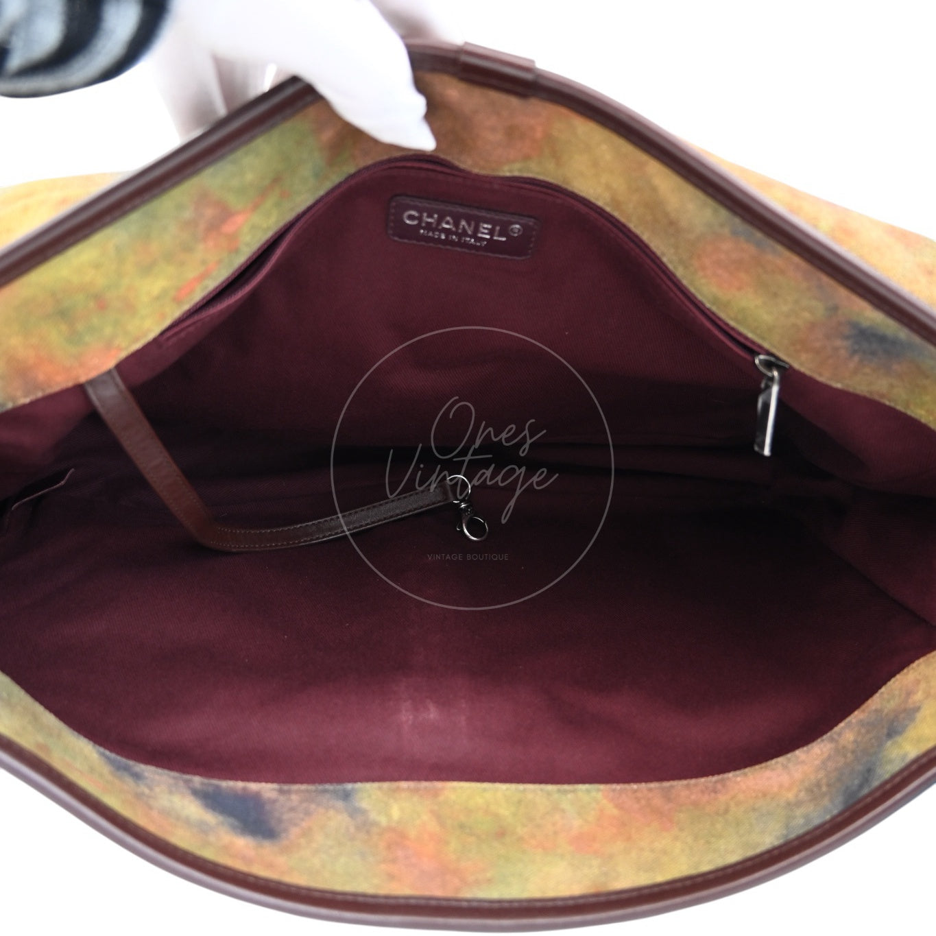 [Pre-owned] Chanel On the Pavements Graffiti Washed Toile Large Multicolor Messenger Bag