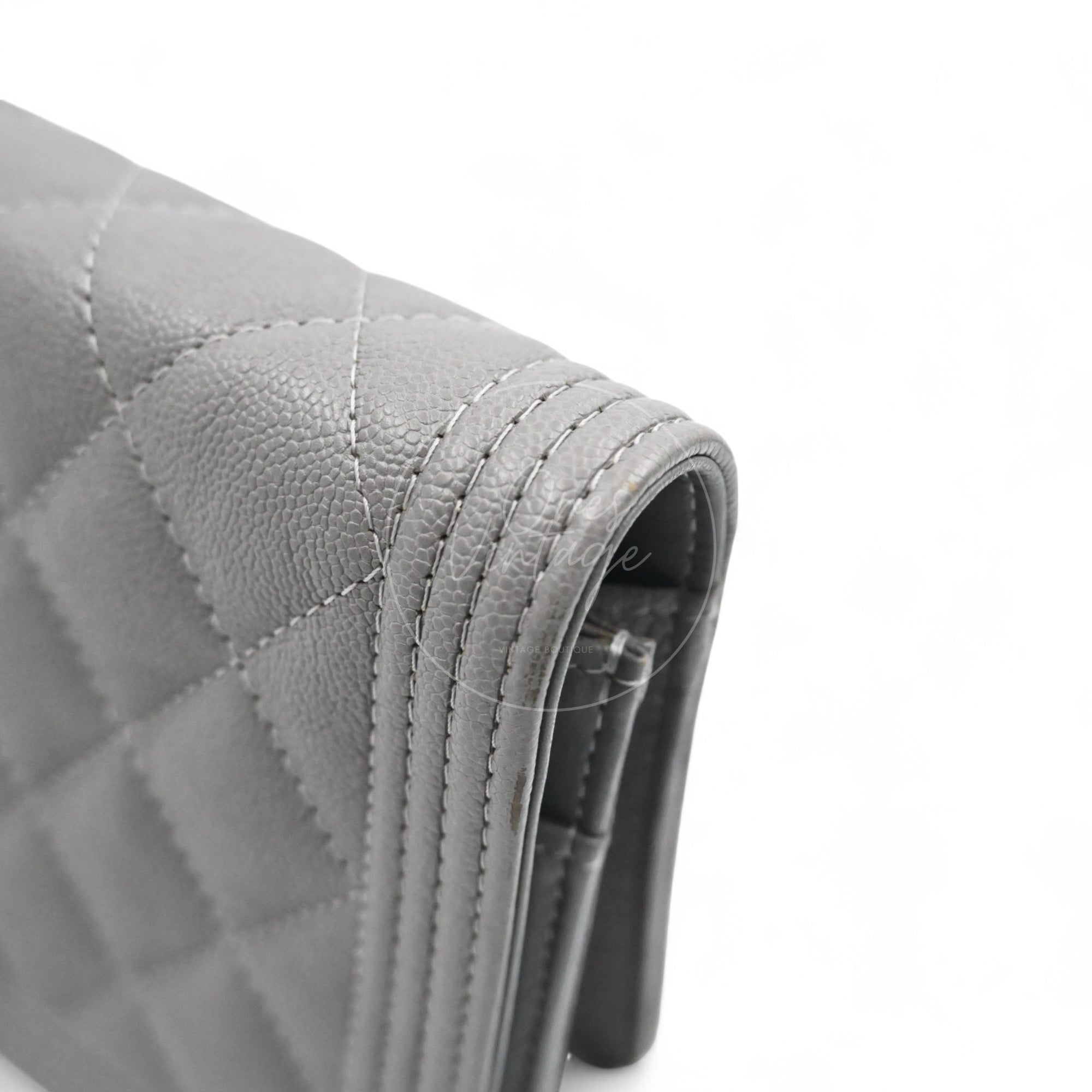 [Pre-owned] Chanel Boy Wallet On Chain WOC Gray Caviar GHW Series 26