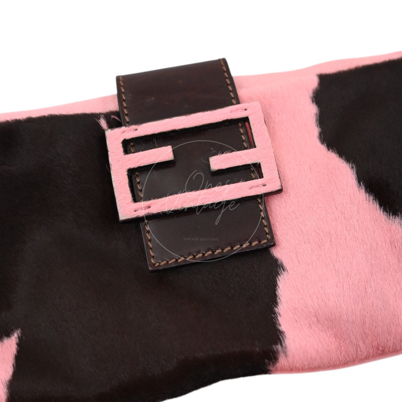 [Pre-Owned] Fendi Pink Cow Print Baguette Shoulder Bag