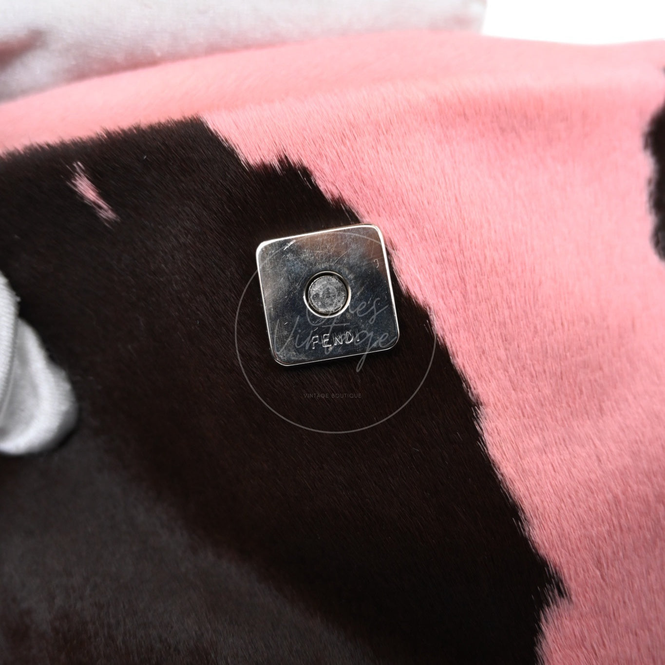 [Pre-Owned] Fendi Pink Cow Print Baguette Shoulder Bag