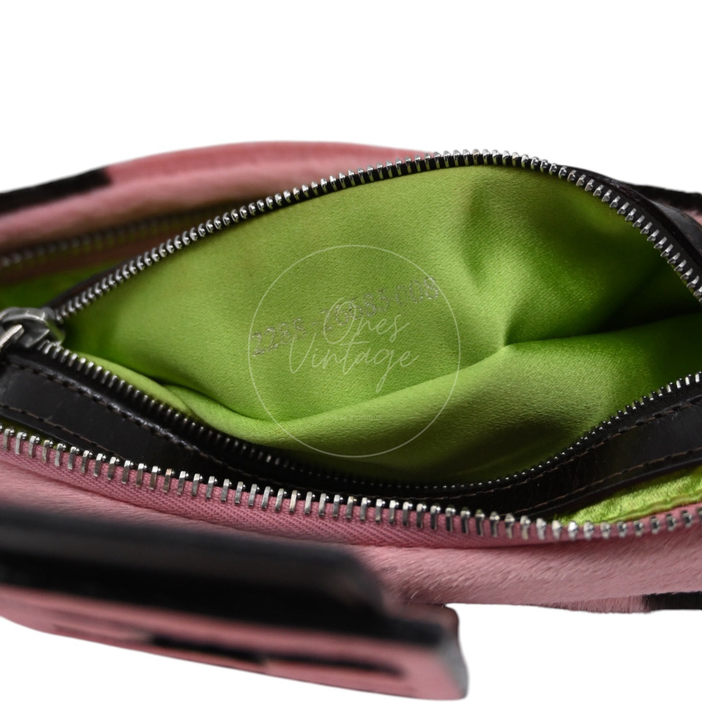 [Pre-Owned] Fendi Pink Cow Print Baguette Shoulder Bag