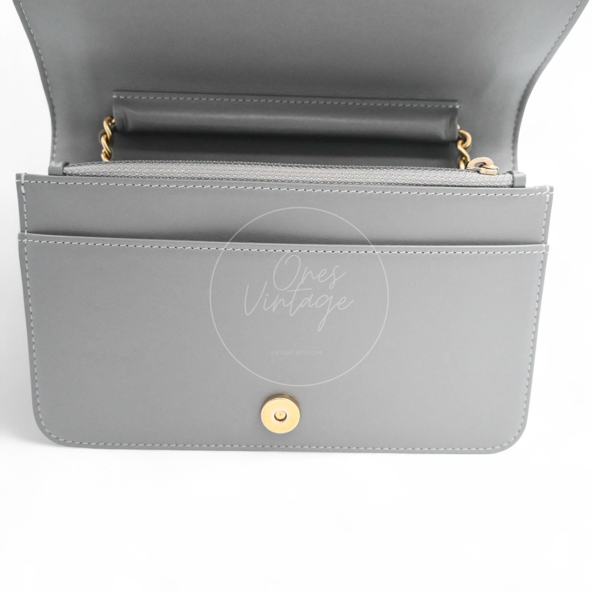 [Pre-owned] Chanel Boy Wallet On Chain WOC Gray Caviar GHW Series 26