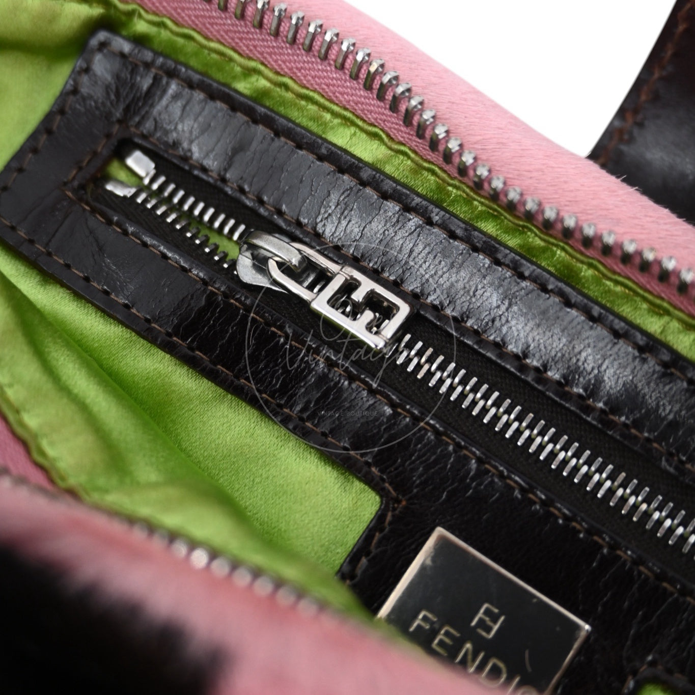 [Pre-Owned] Fendi Pink Cow Print Baguette Shoulder Bag