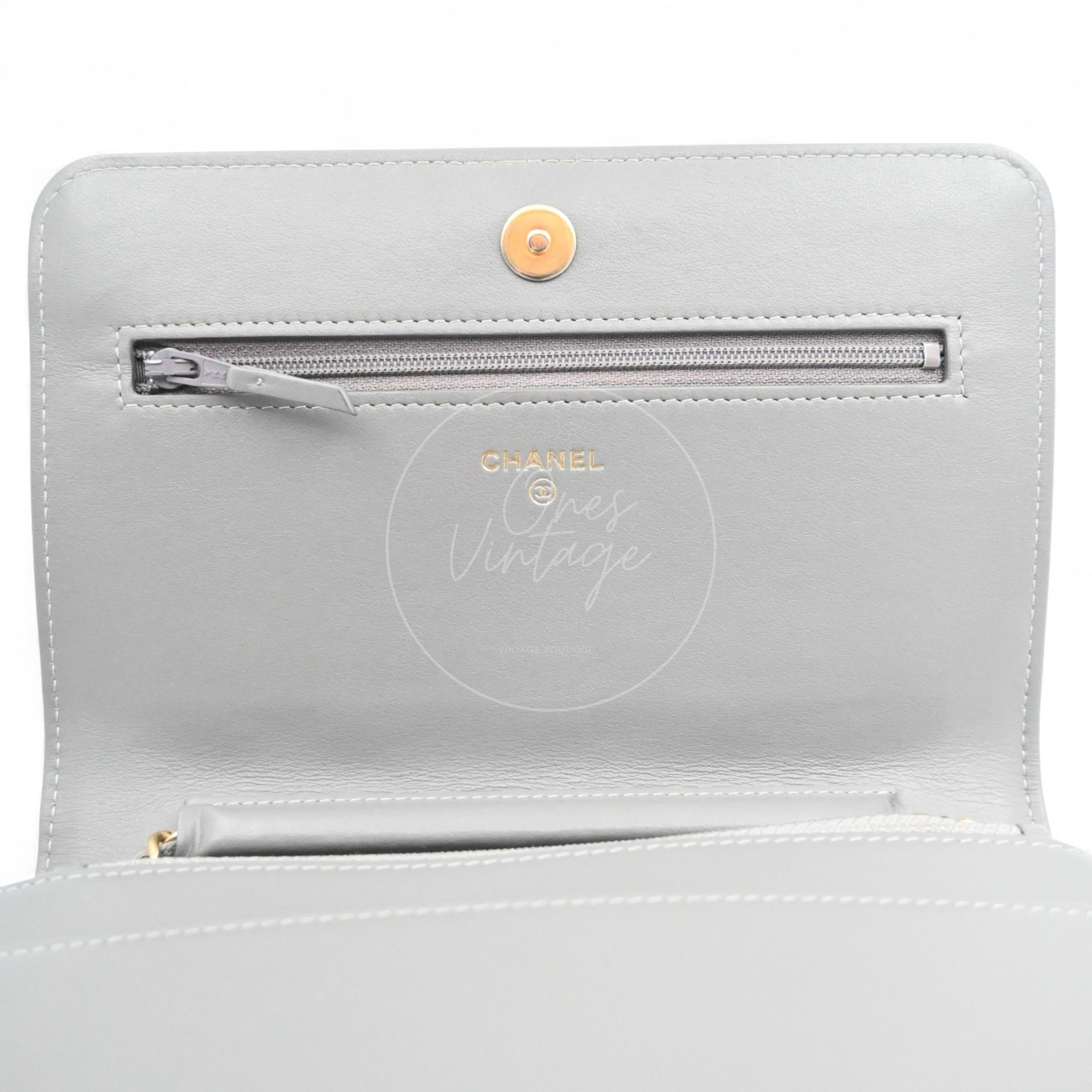 [Pre-owned] Chanel Boy Wallet On Chain WOC Gray Caviar GHW Series 26