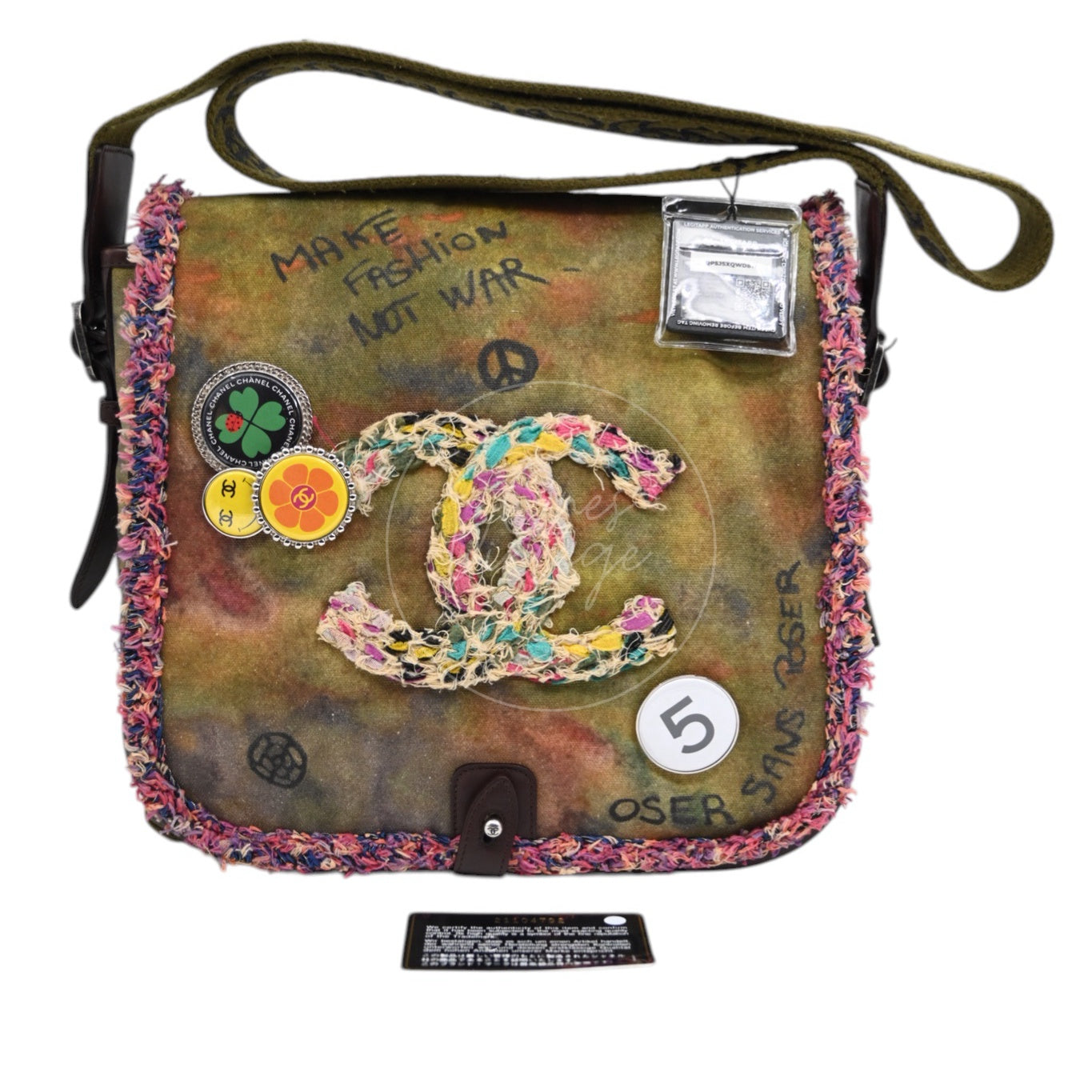 [Pre-owned] Chanel Graffiti Canvas On The Pavements Green Series 20 Messenger Bag