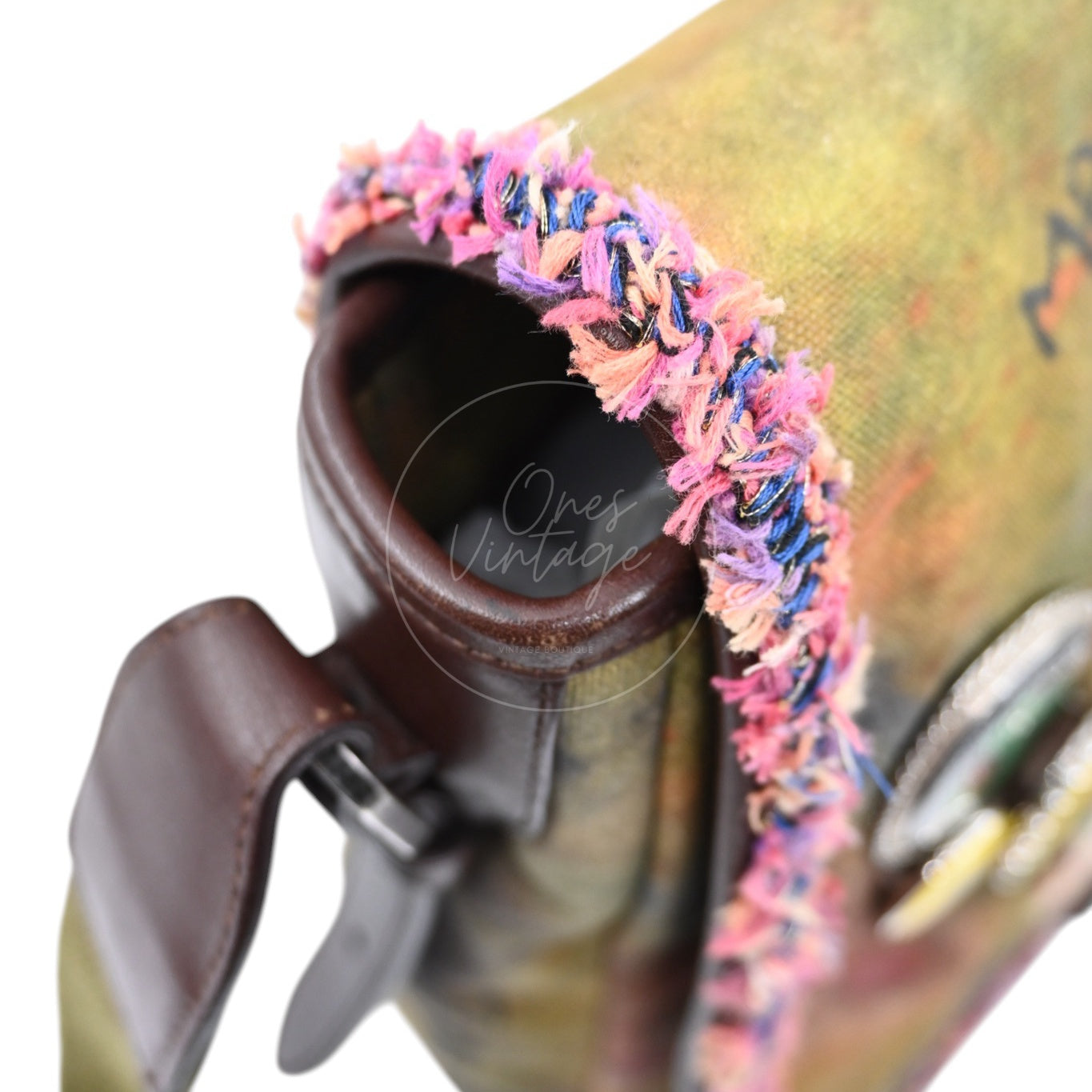 [Pre-owned] Chanel Graffiti Canvas On The Pavements Green Series 20 Messenger Bag