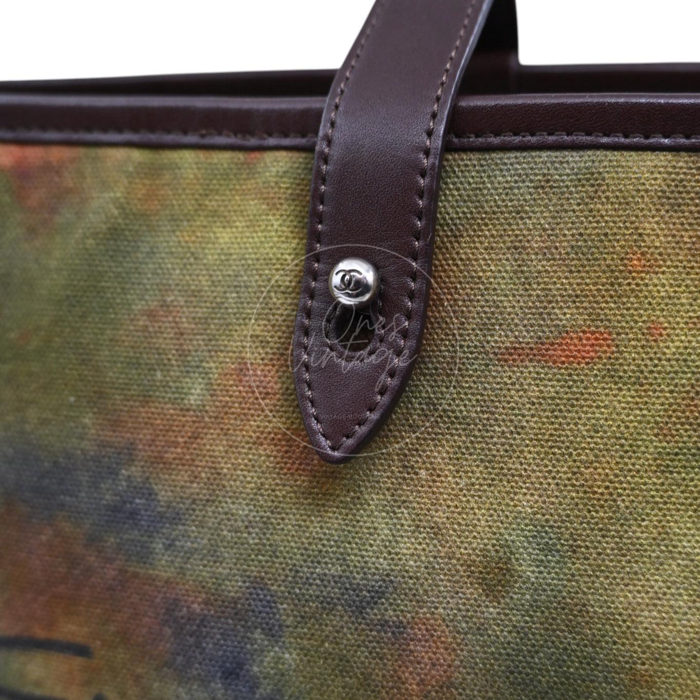 [Pre-owned] Chanel Graffiti Canvas On The Pavements Green Series 20 Messenger Bag