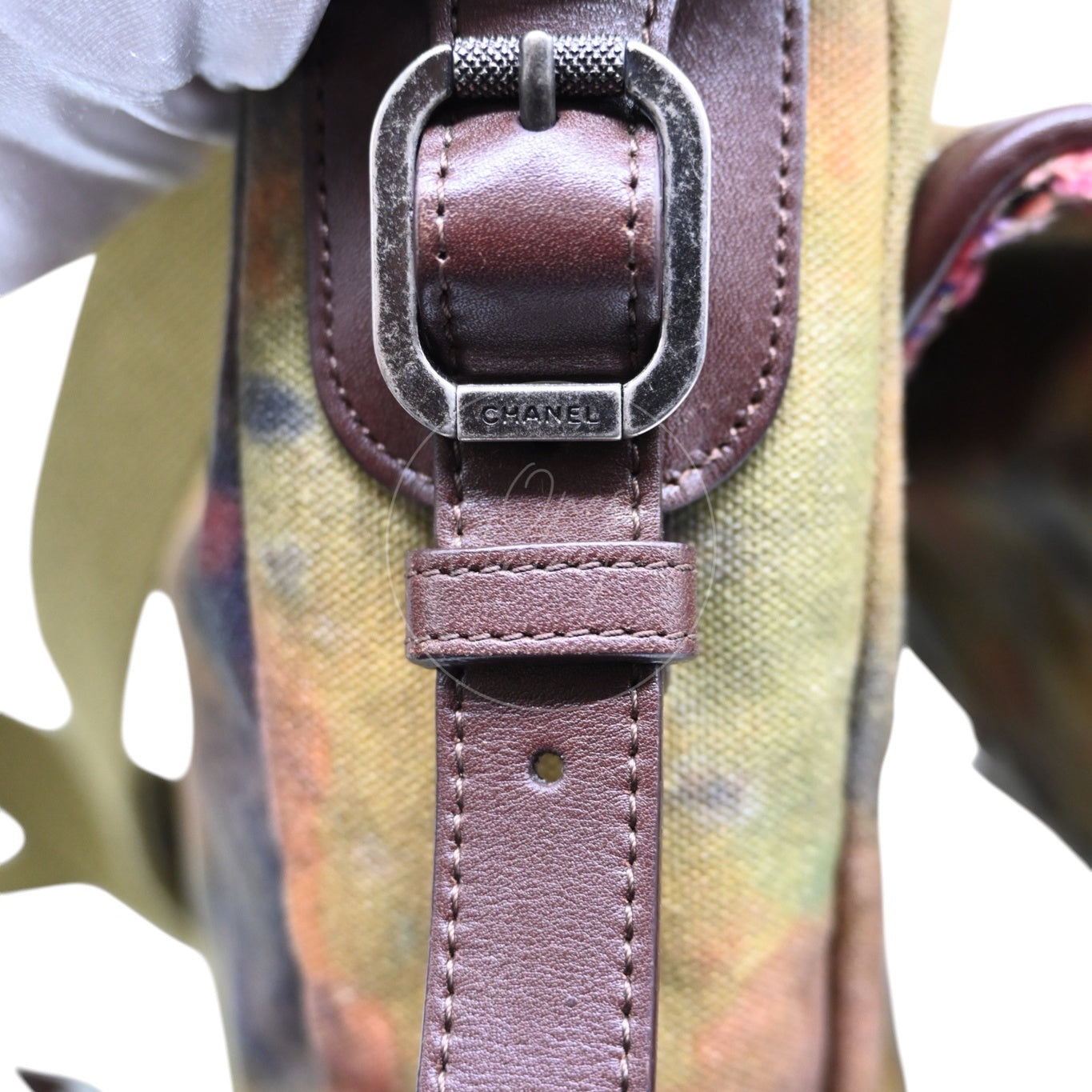 [Pre-owned] Chanel Graffiti Canvas On The Pavements Green Series 20 Messenger Bag