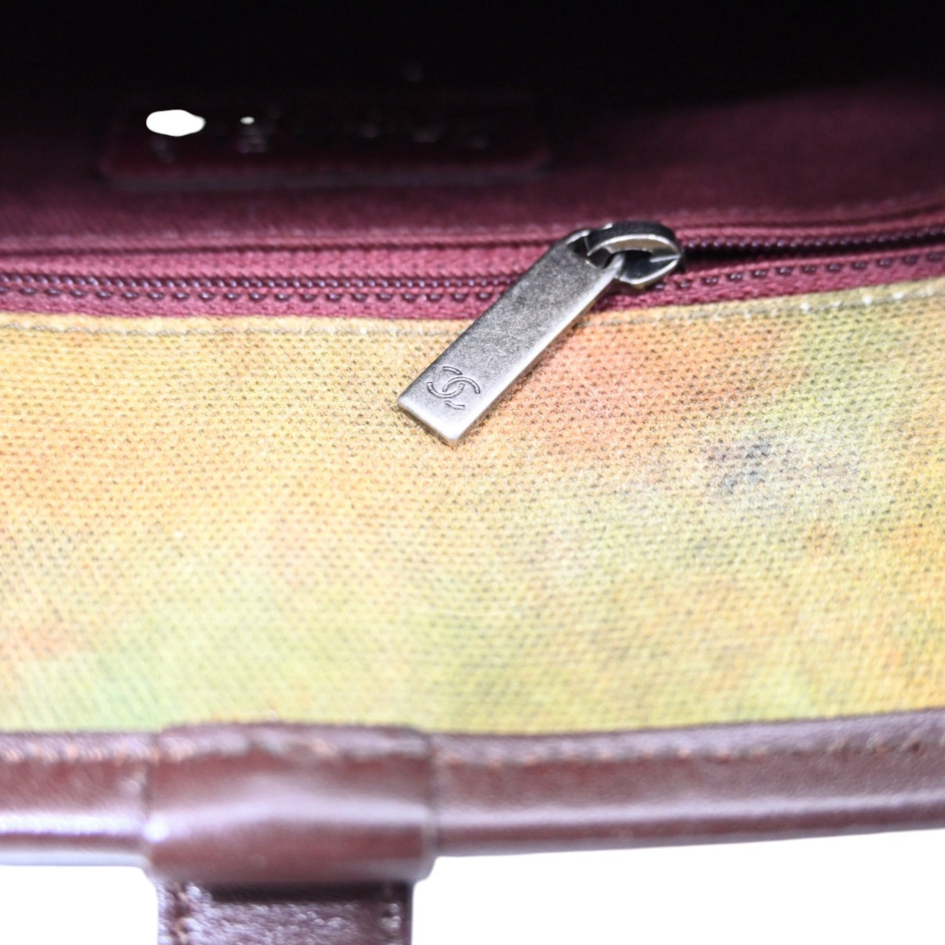 [Pre-owned] Chanel Graffiti Canvas On The Pavements Green Series 20 Messenger Bag