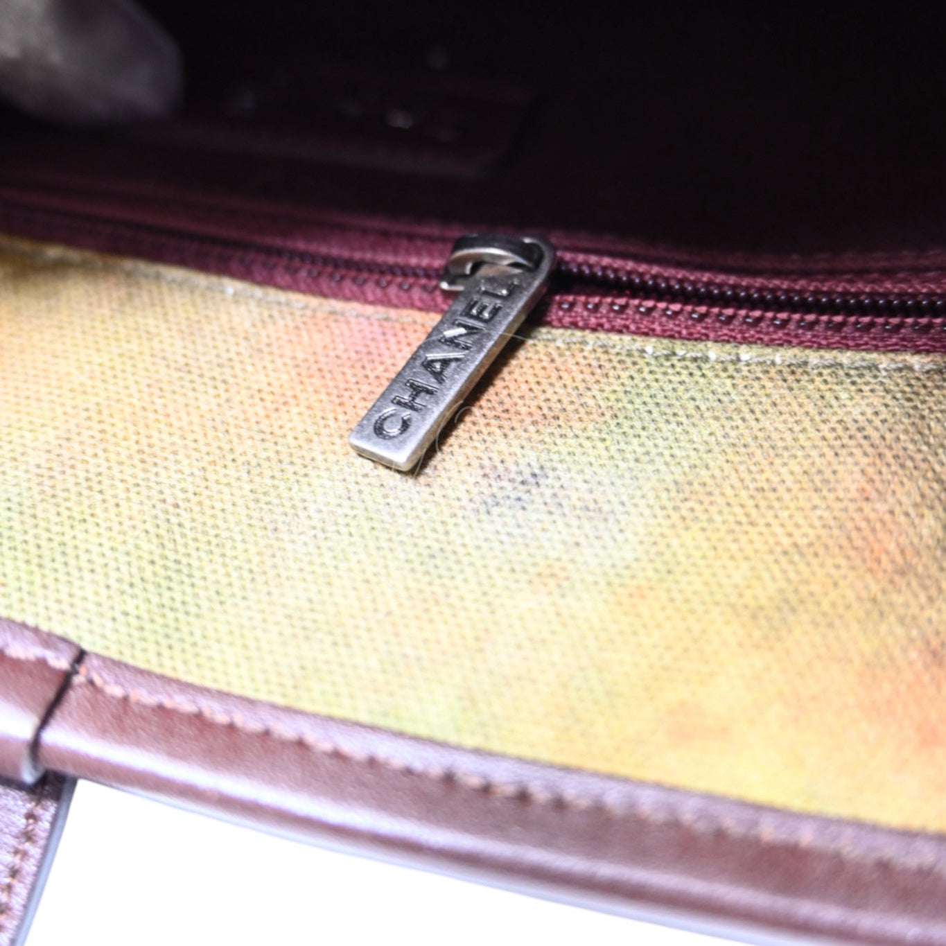 [Pre-owned] Chanel Graffiti Canvas On The Pavements Green Series 20 Messenger Bag