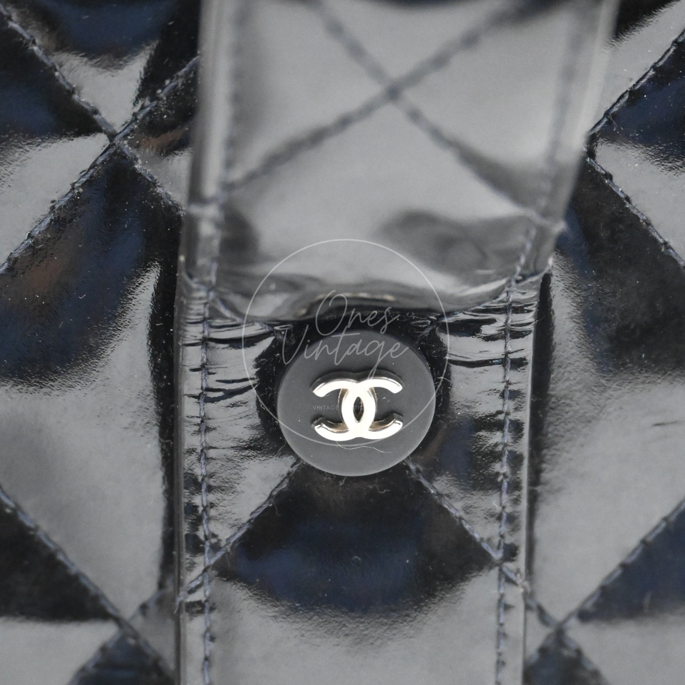 [Pre-owned] Chanel Vintage Black Patent Vanity Box Handbag