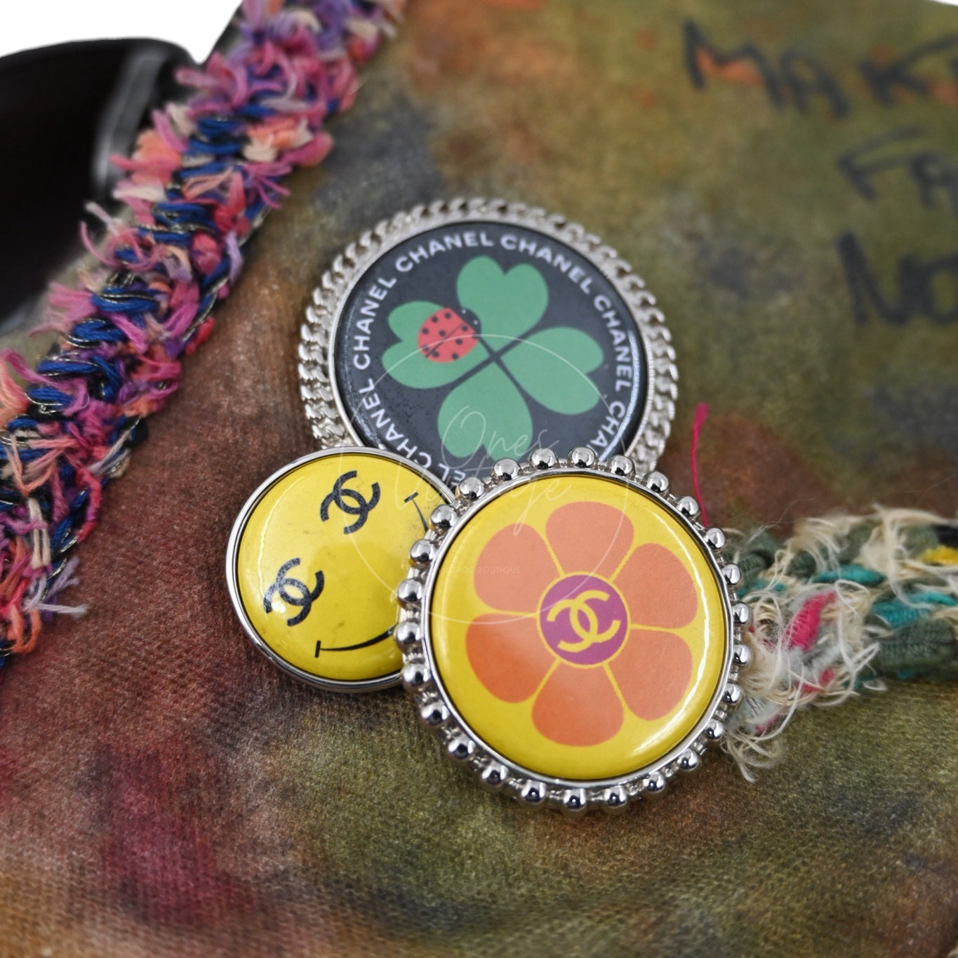 [Pre-owned] Chanel Graffiti Canvas On The Pavements Green Series 20 Messenger Bag