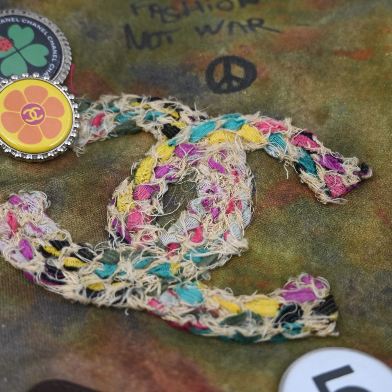 [Pre-owned] Chanel Graffiti Canvas On The Pavements Green Series 20 Messenger Bag