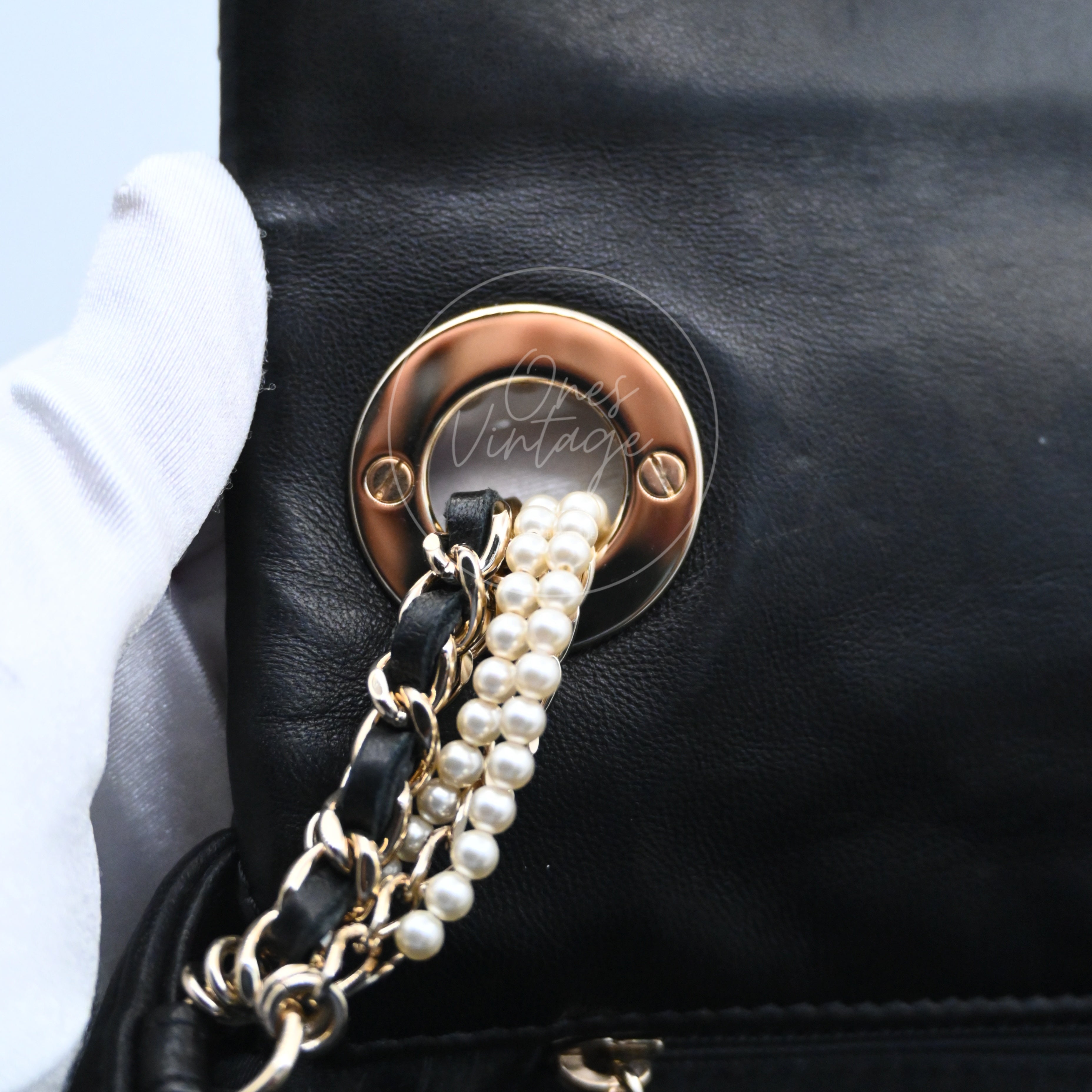 [Pre-owned] Chanel Westminster Pearl Black Lambskin Medium Classic Flap Bag With Pearl Chain