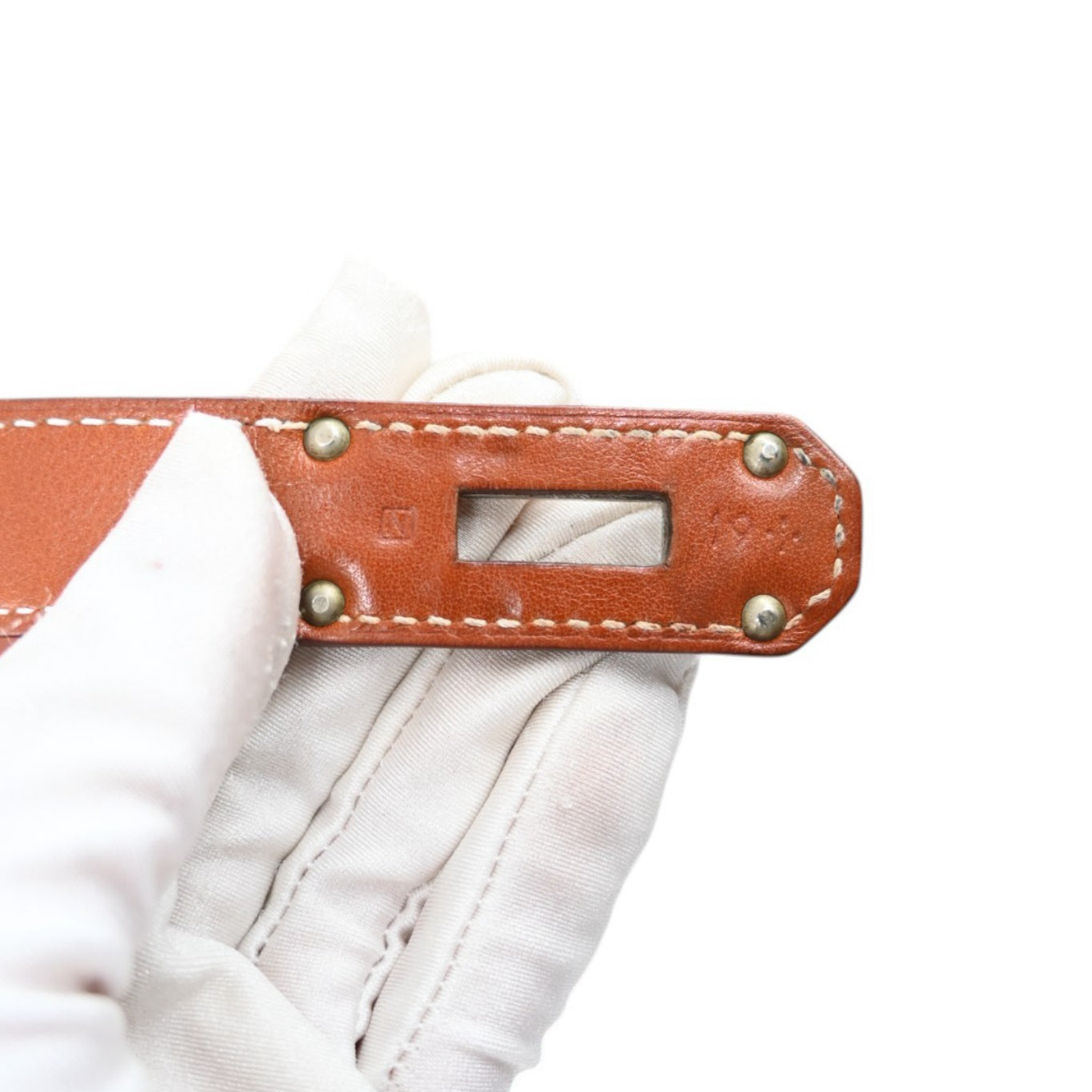 Hermès Kelly 50 Relax in Fauve Sikkim leather with palladium-plated hardware, Square N stamp, underside of the turn-lock strap