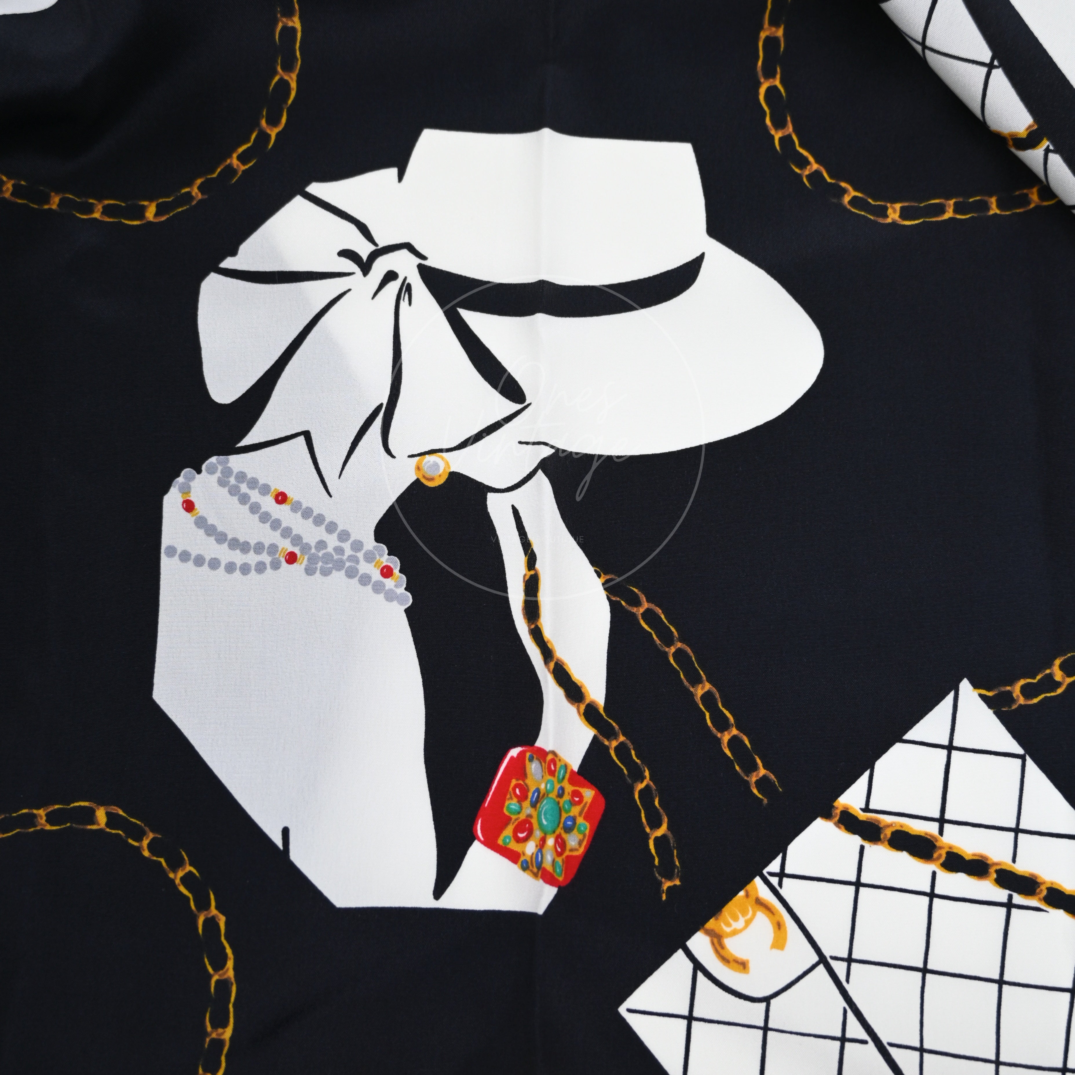 [Pre-owned] Chanel Coco Chanel Mademoiselle Pattern Black Square Scarf